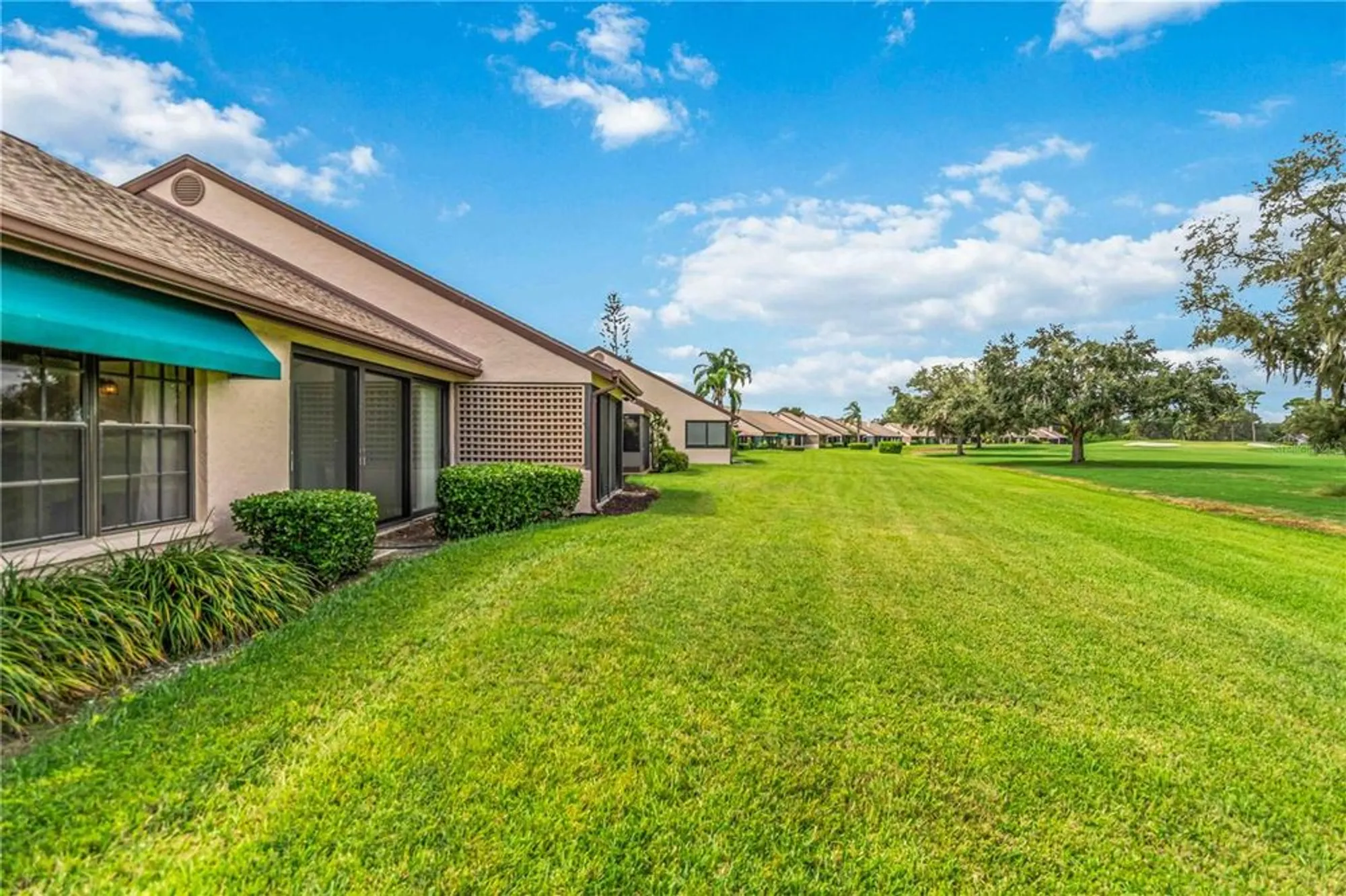 Property Slideshow image 30 of 60 | 6085 clubside dr, Sarasota, FL, 34243