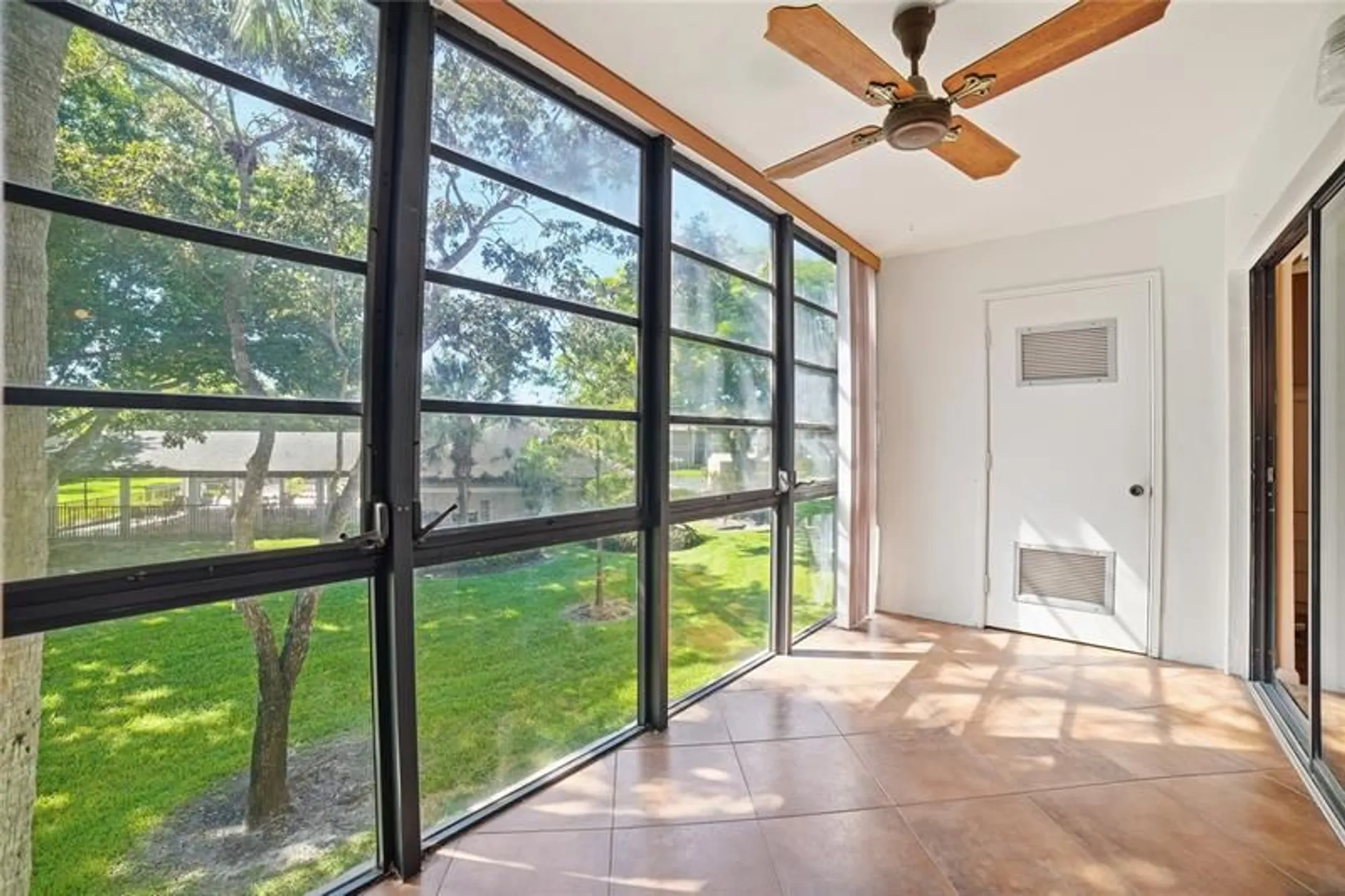 Property Slideshow image 22 of 40 | 7247 ashmont cir # 7247, Tamarac, FL, 33321