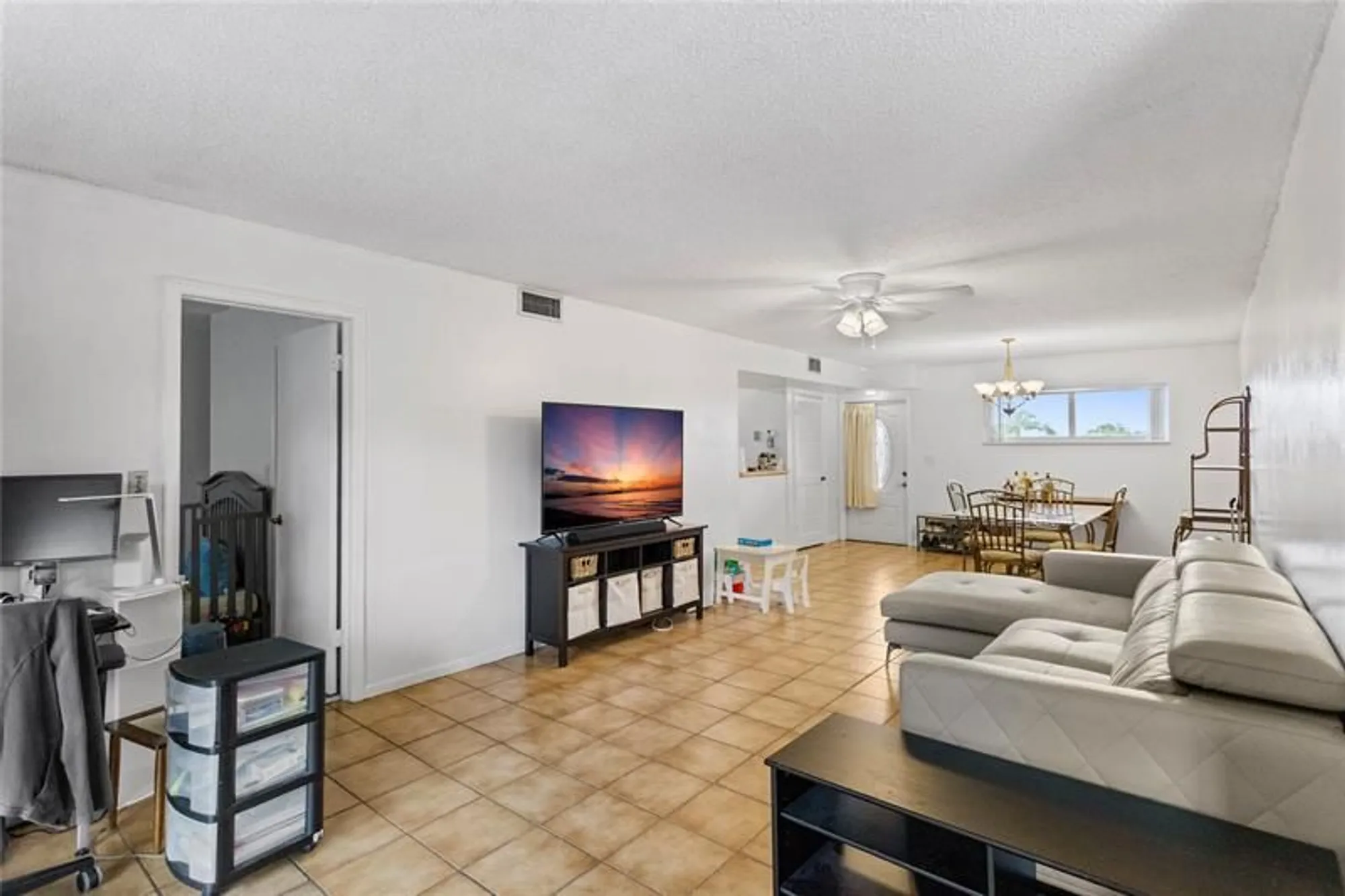 Property Slideshow image 21 of 44 | 8990 s hollybrook blvd 305, Pembroke Pines, FL, 33025