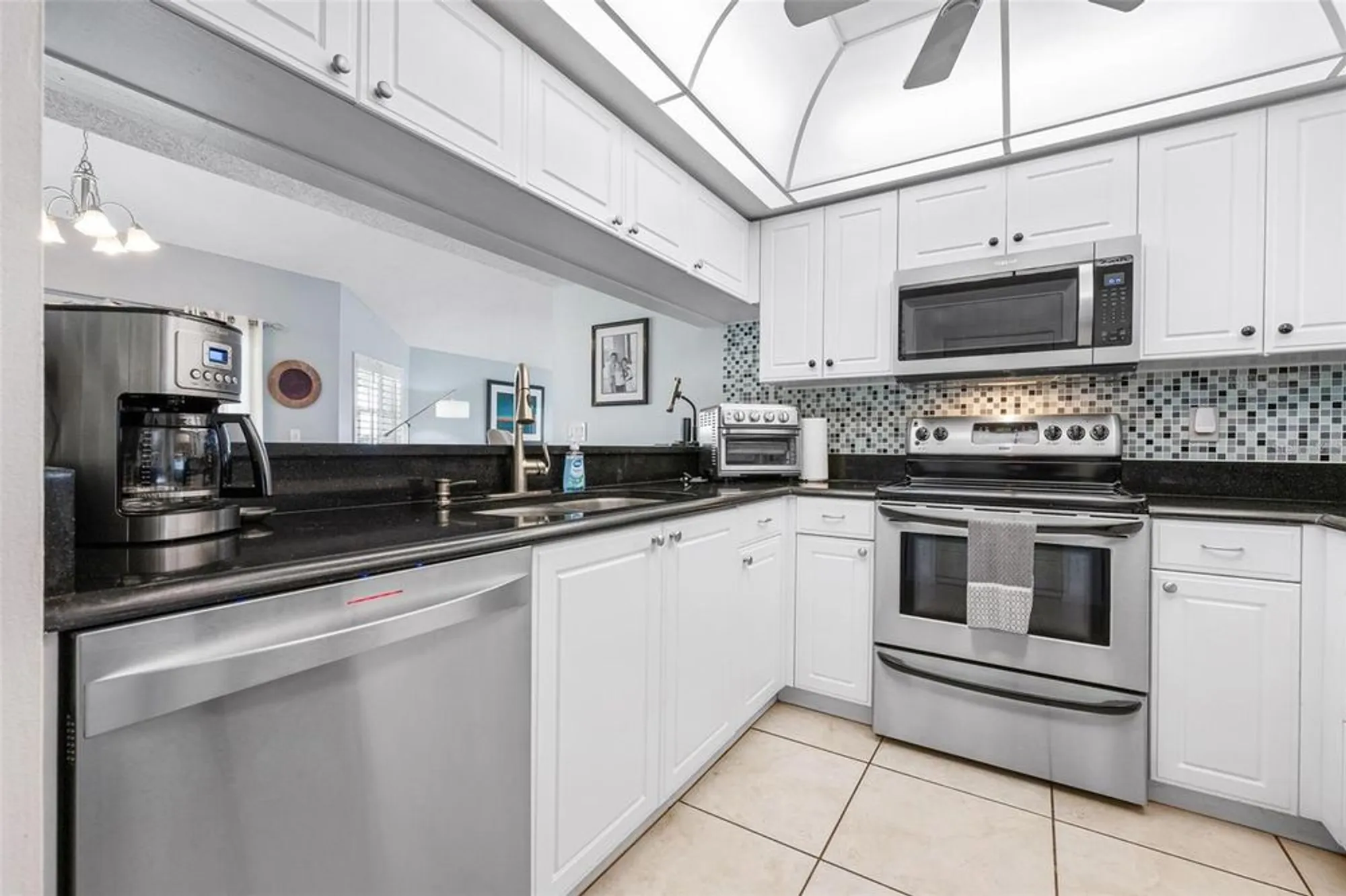 Property Slideshow image 19 of 53 | 1103 edgewater cir # 1103, Bradenton, FL, 34209