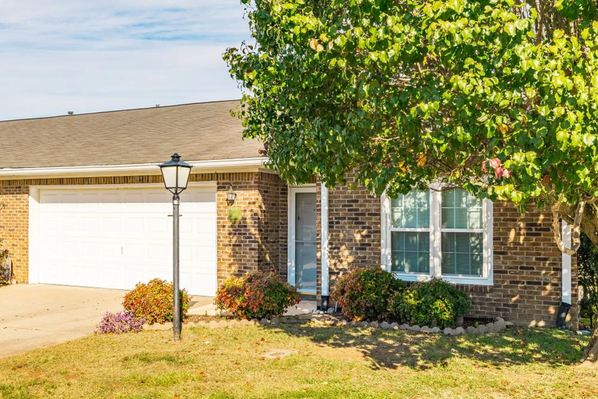 Property Slideshow image 3 of 54 | 115 newsom grn, Nashville, TN, 37221