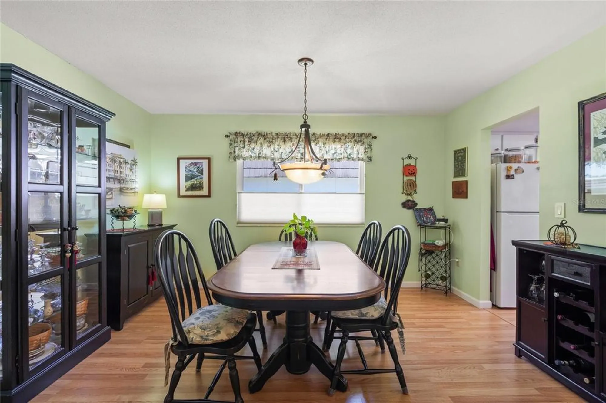 Property Slideshow image 13 of 41 | 1325 glen oaks dr 133, Sarasota, FL, 34232