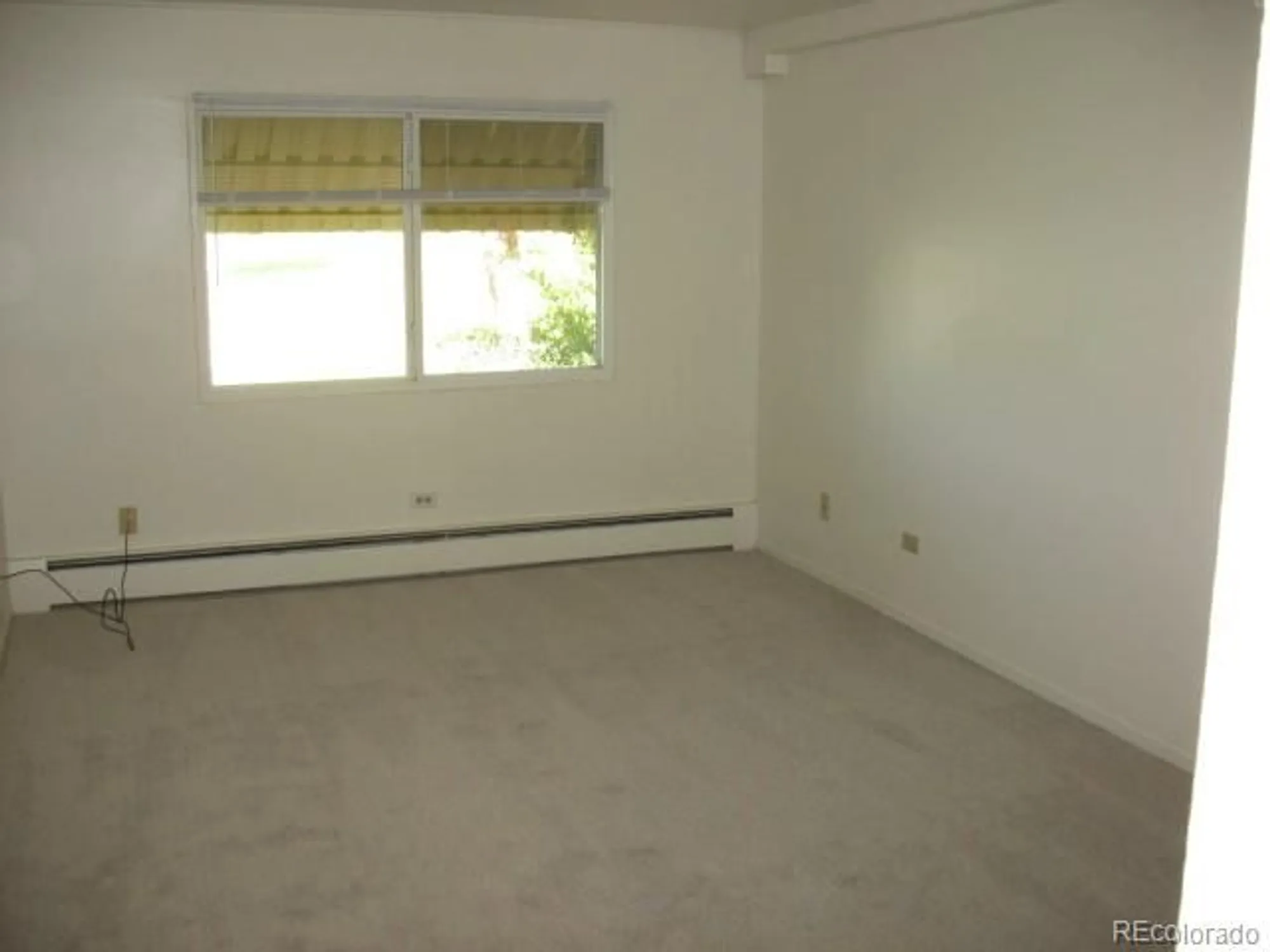 Property Slideshow image 4 of 10 | 665 s clinton st 3a, Denver, CO, 80247