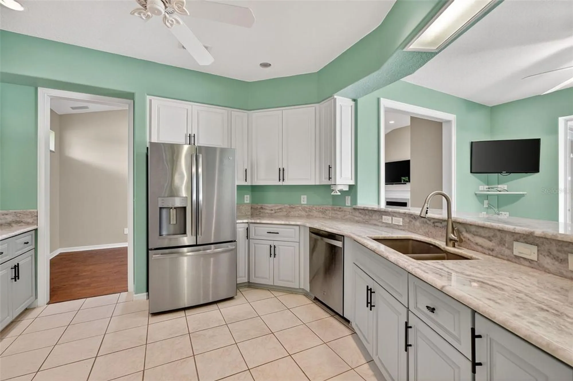 Property Slideshow image 18 of 66 | 21607 regency park ln, Leesburg, FL, 34748