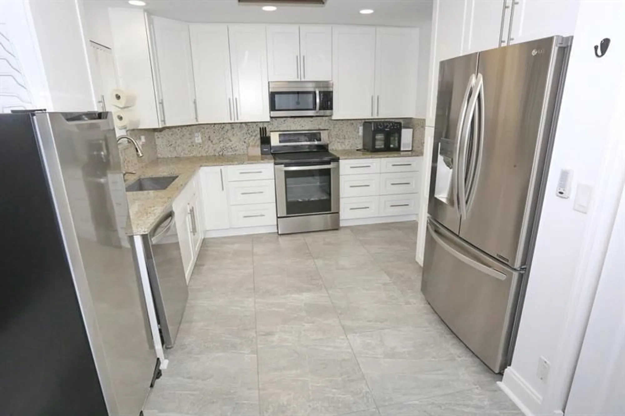 Property Slideshow image 19 of 52 | 3409 jog park dr # 3409, Greenacres, FL, 33467