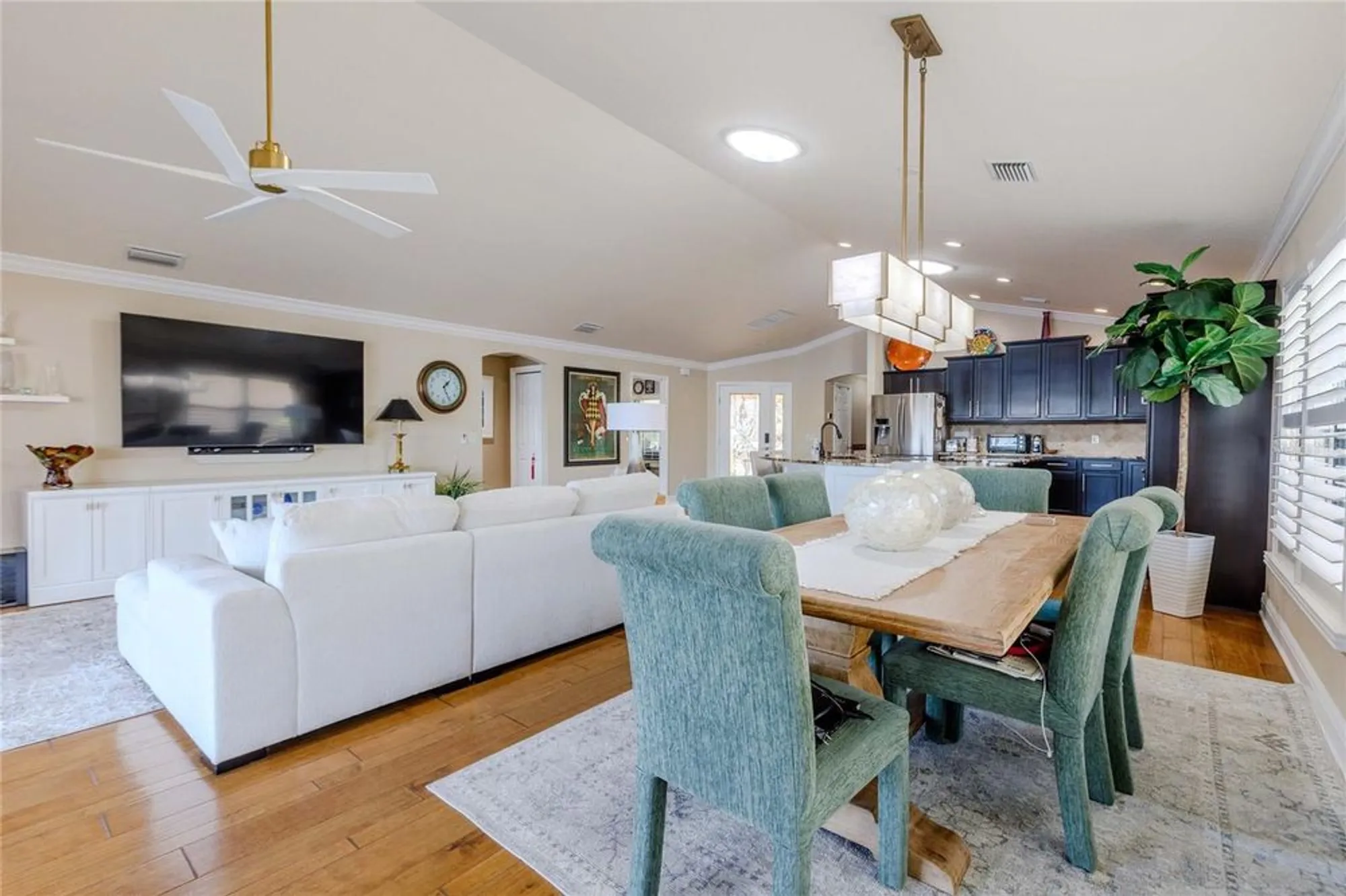 Property Slideshow image 20 of 86 | 1181 edgewater ln, The Villages, FL, 32162