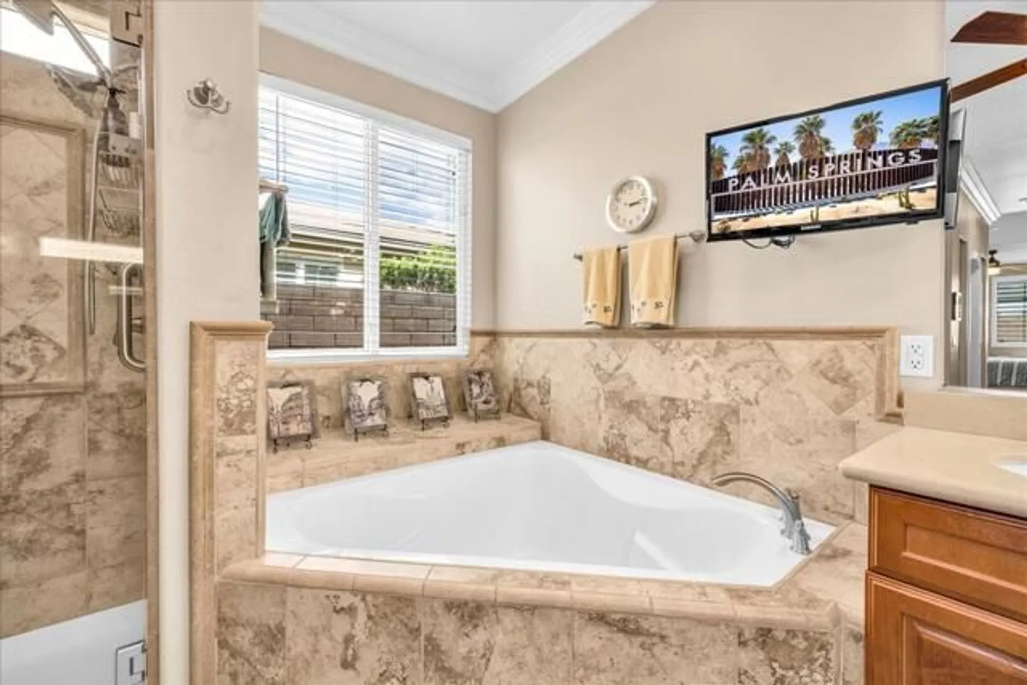 Property Slideshow image 19 of 58 | 3839 blue sky way, Palm Springs, CA, 92262