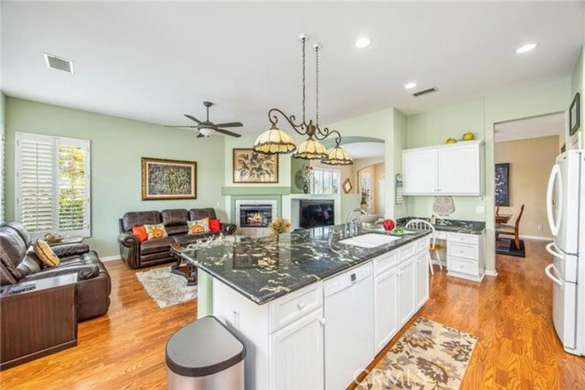 Property Slideshow image 9 of 46 | 9196 pioneer ln, Corona, CA, 92883