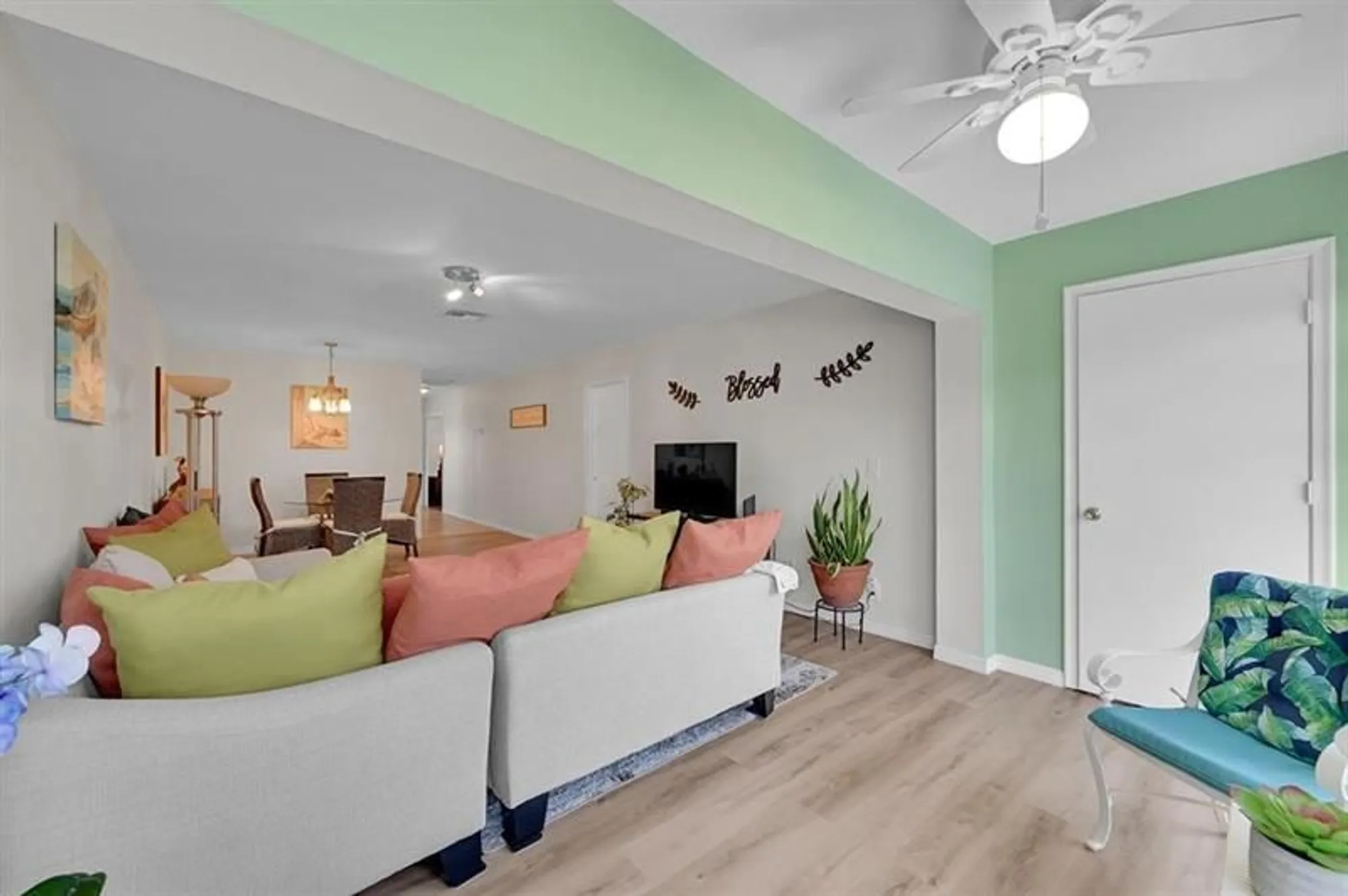 Property Slideshow image 10 of 32 | 1001 flame vine ave apt 201, Delray Beach, FL, 33445