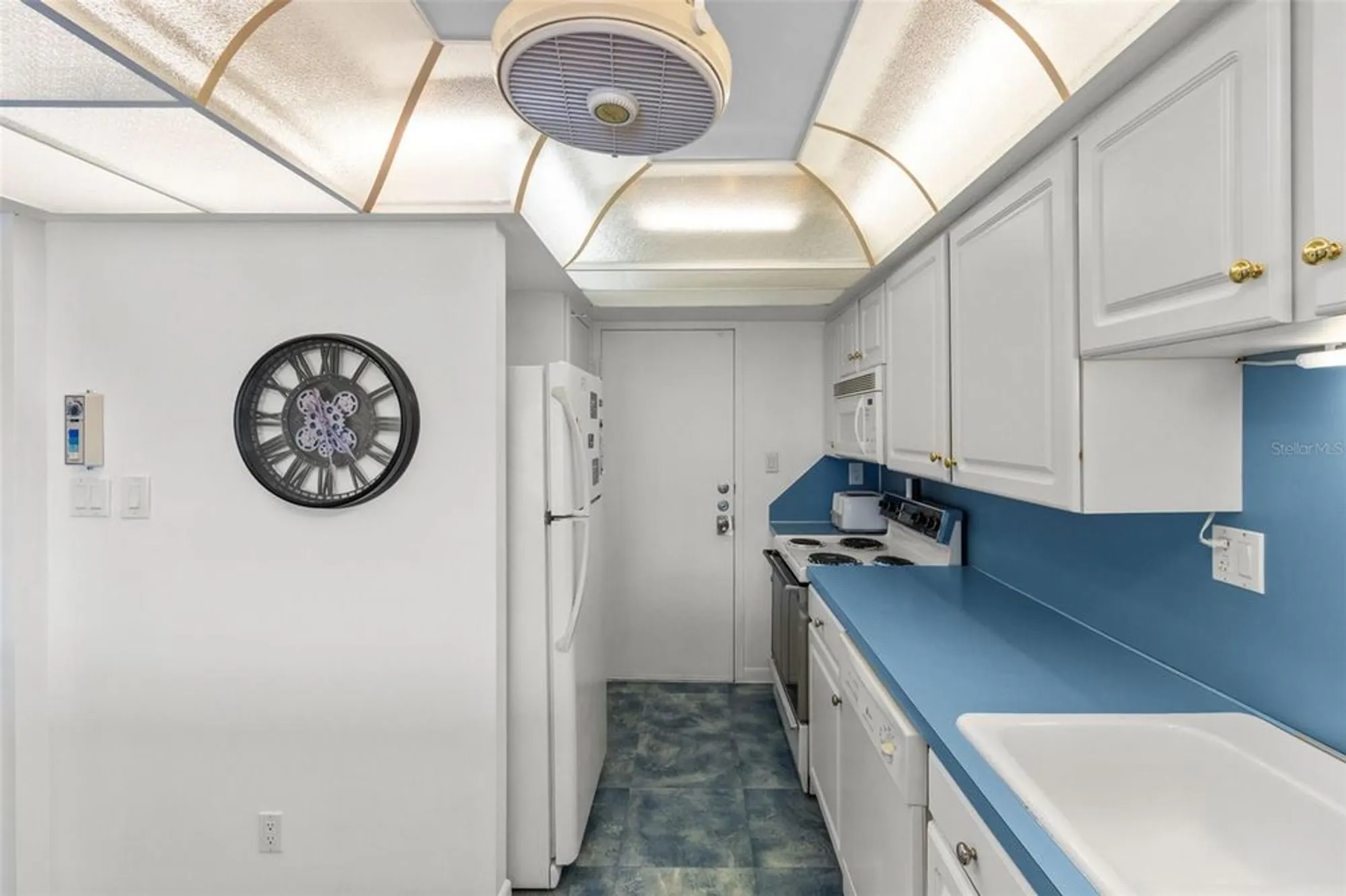 Property Slideshow image 16 of 58 | 7400 sun island dr 412, South Pasadena, FL, 33707