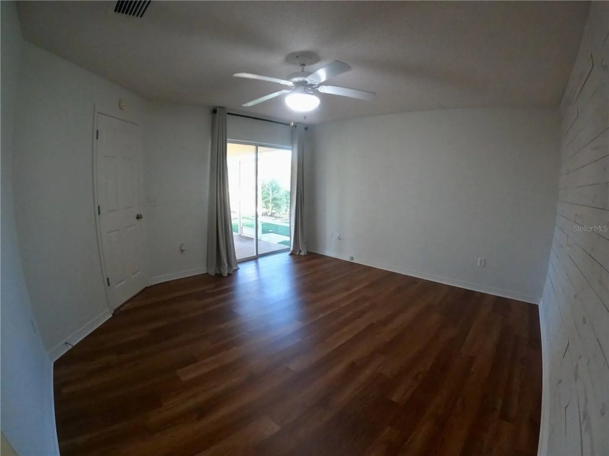 Property Slideshow image 12 of 20 | 1221 santa cruz dr, The Villages, FL, 32162