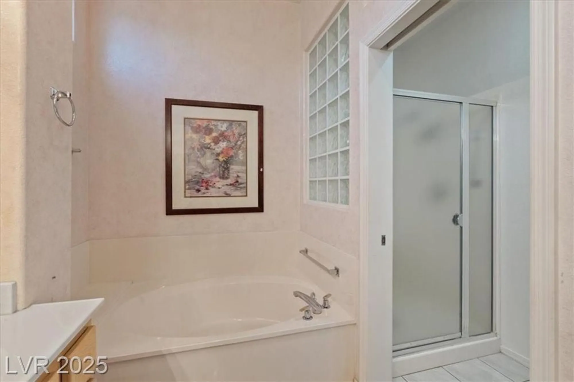 Property Slideshow image 18 of 34 | 2524 banora point dr, Las Vegas, NV, 89134