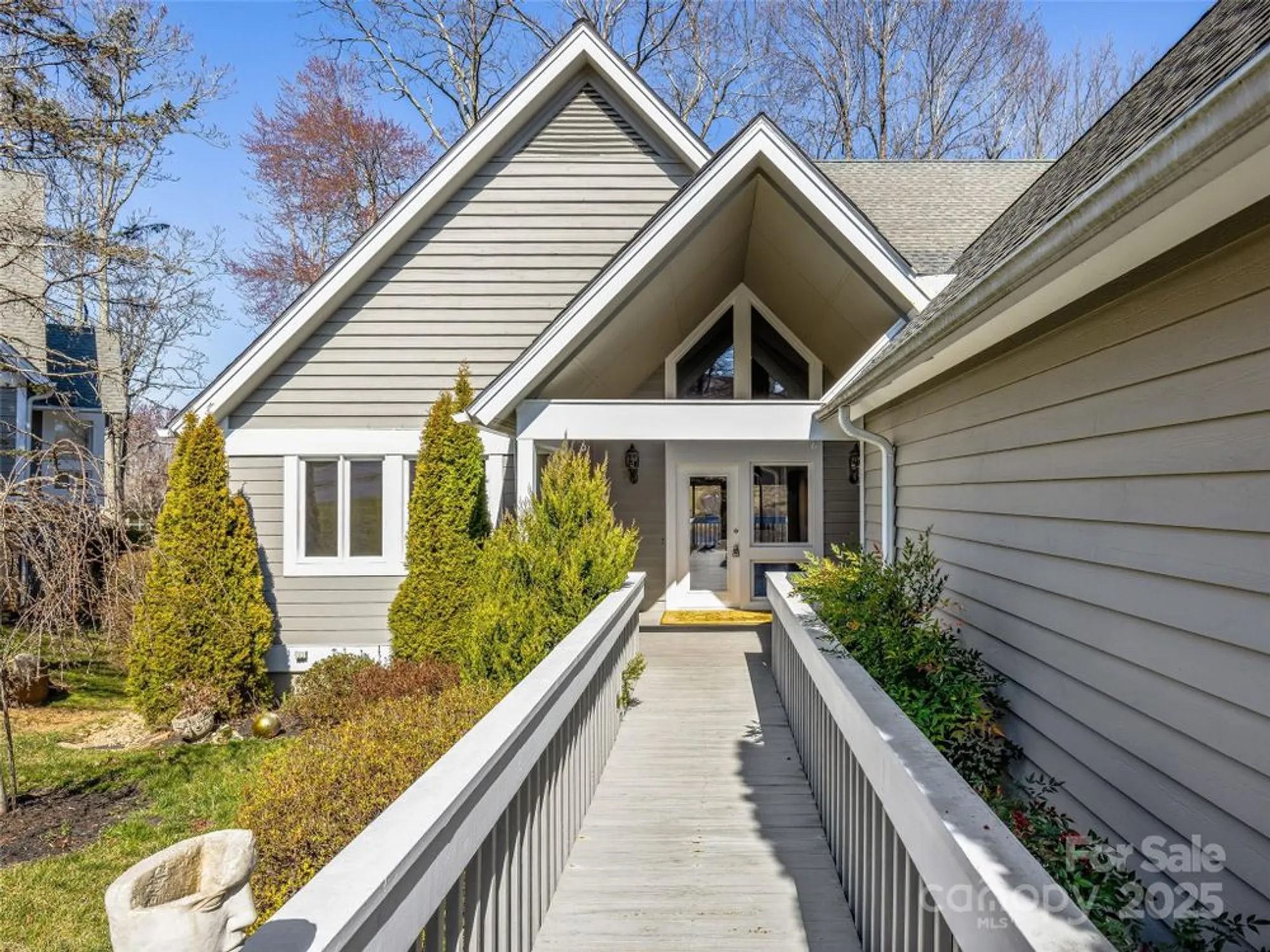 Property Slideshow image 3 of 48 | 140 overlook dr, Flat Rock, NC, 28731