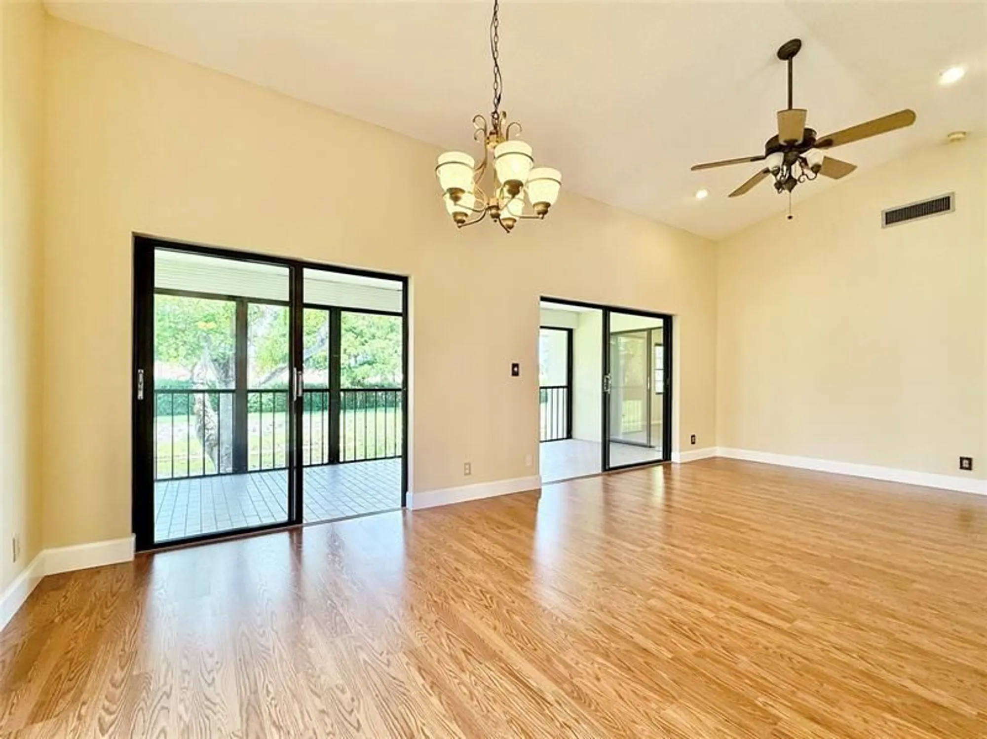 Property Slideshow image 10 of 62 | 10805 bahama palm way apt 201, Boynton Beach, FL, 33437