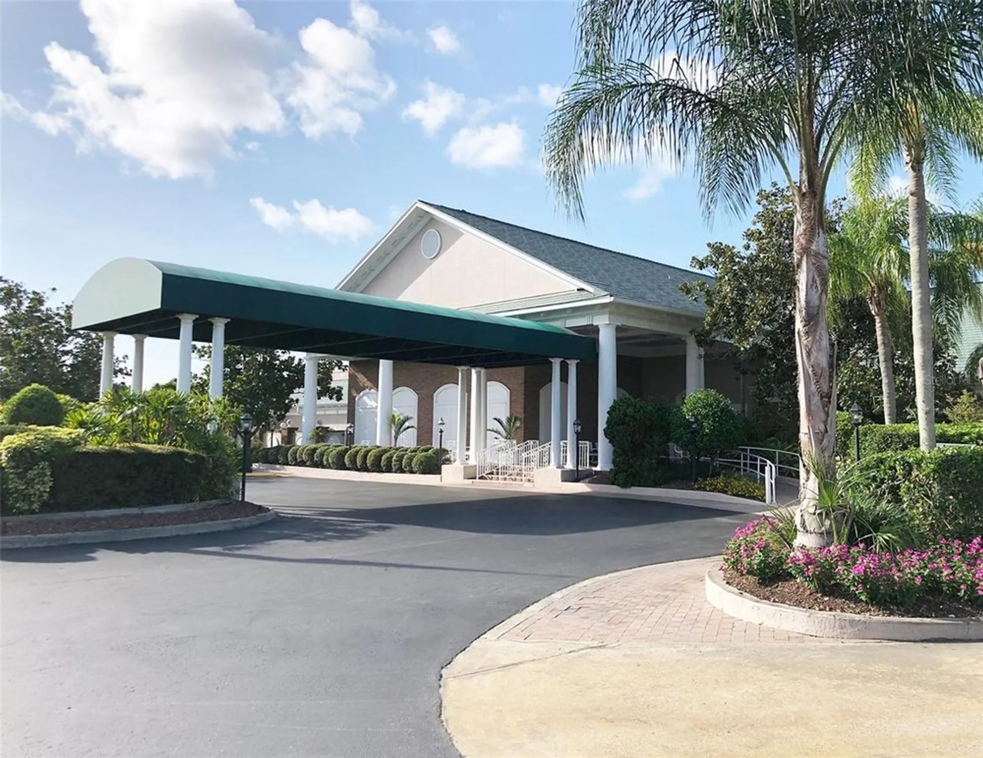 Property Slideshow image 39 of 71 | 6707 stone river rd apt 203, Bradenton, FL, 34203