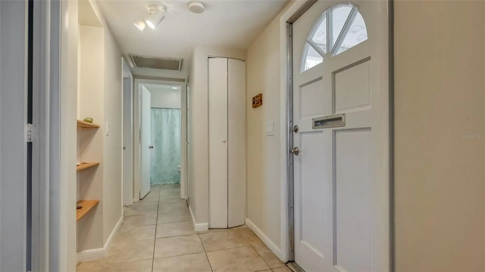 Property Slideshow image 13 of 86 | 2016 riverbluff pkwy v328, Sarasota, FL, 34231