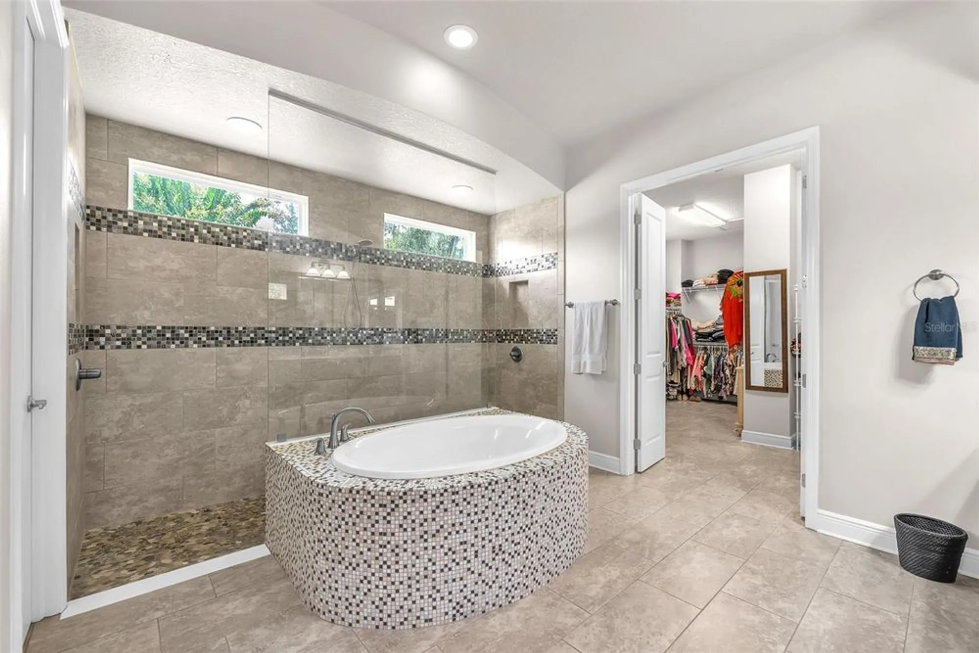 Property Slideshow image 38 of 58 | 6122 watercolor dr, Lithia, FL, 33547