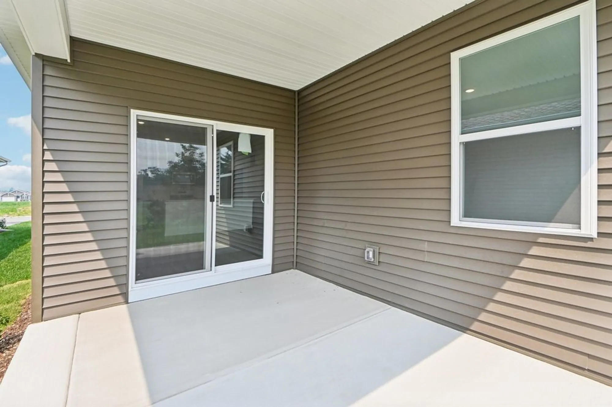 Property Slideshow image 25 of 35 | 2601 harnish dr, Algonquin, IL, 60102