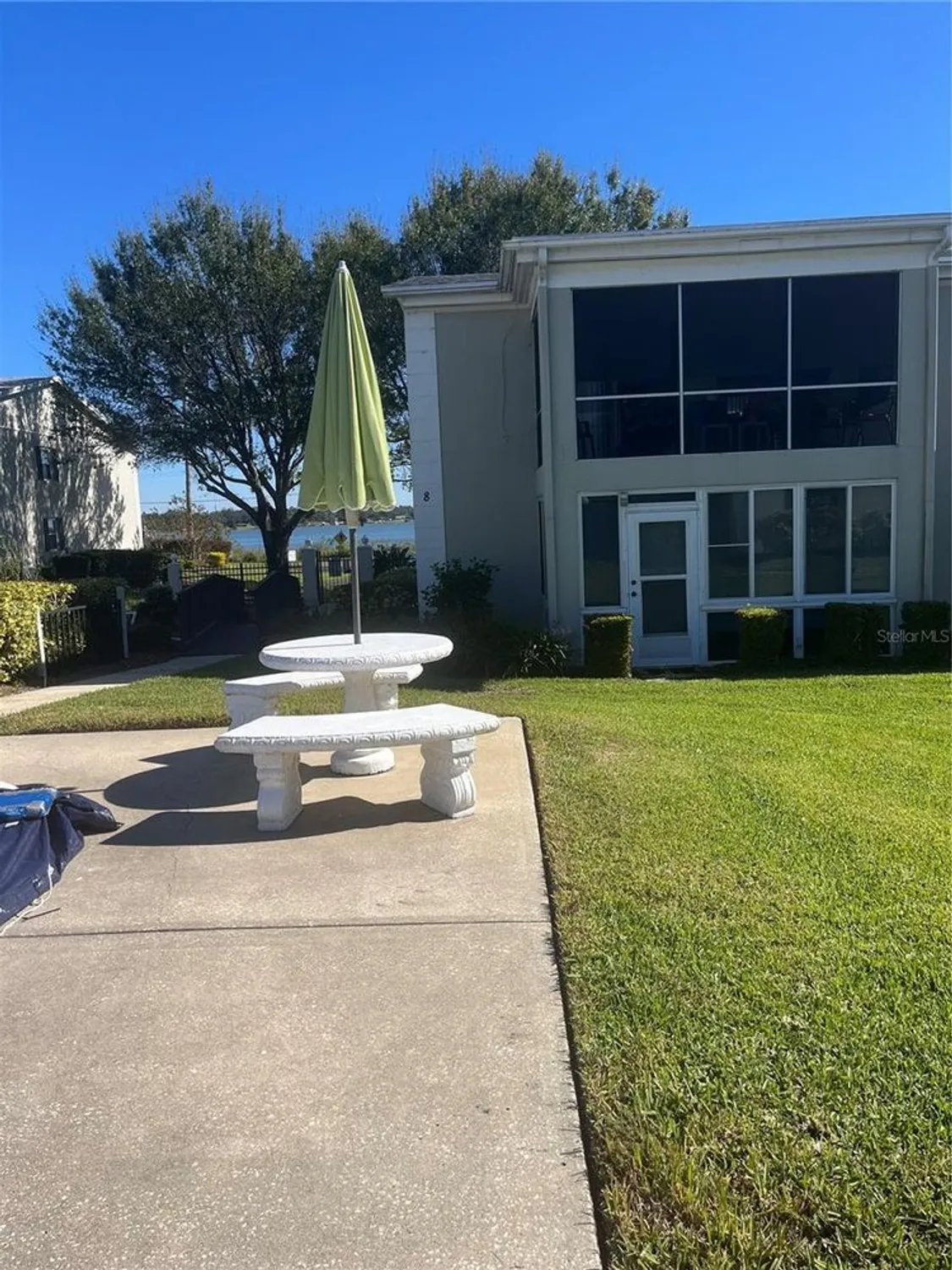 Property Slideshow image 8 of 10 | 689 lake howard dr 1e, Winter Haven, FL, 33880