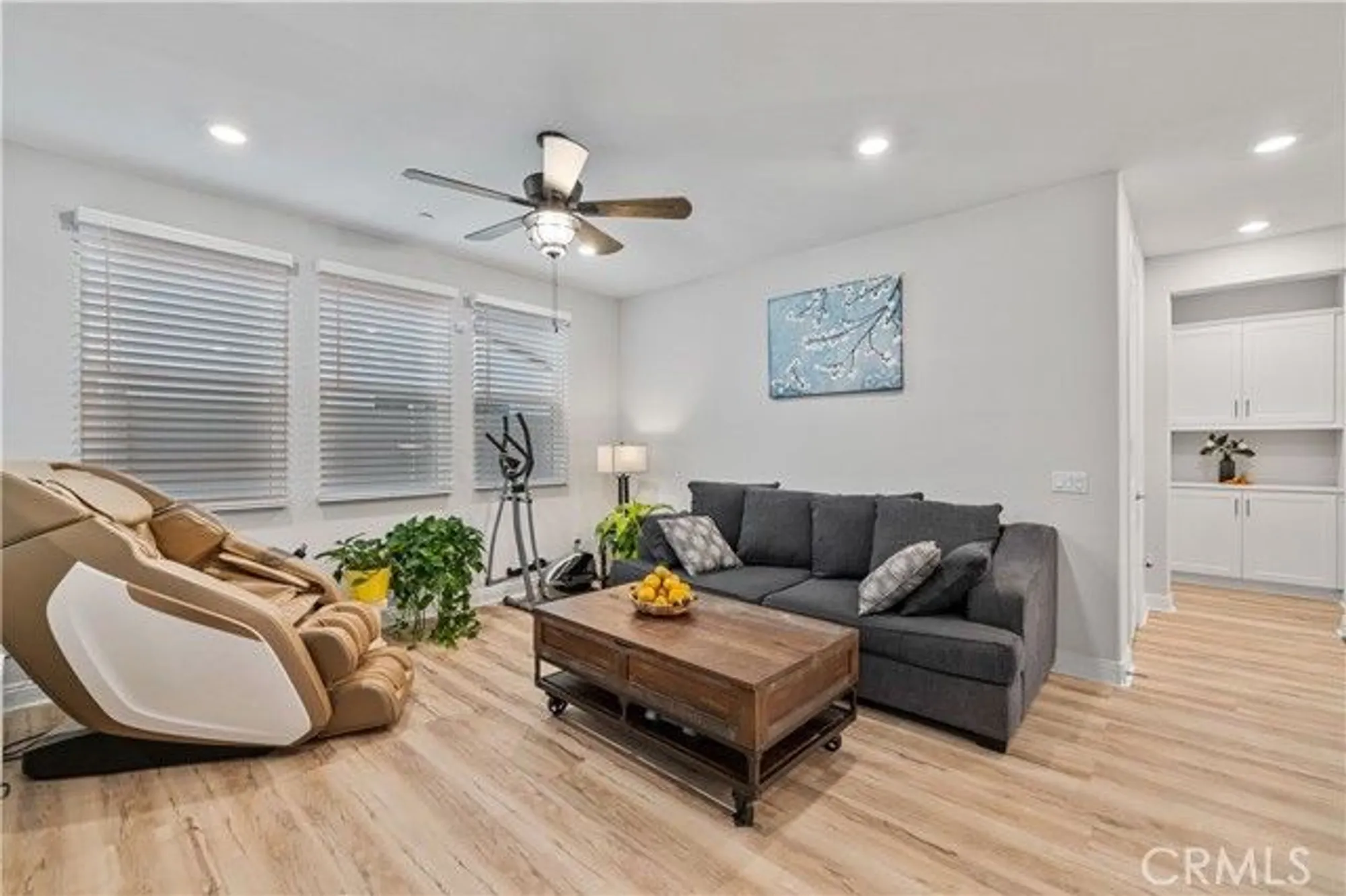 Property Slideshow image 14 of 55 | 20608 galloway dr, Santa Clarita, CA, 91350