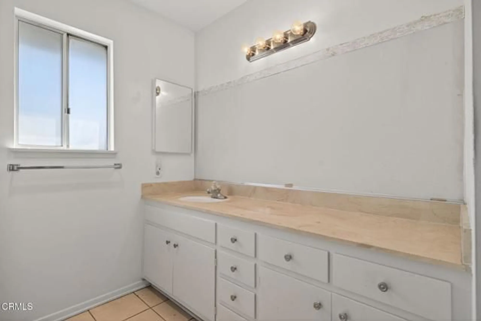 Property Slideshow image 26 of 51 | 151 w bay blvd, Port Hueneme, CA, 93041