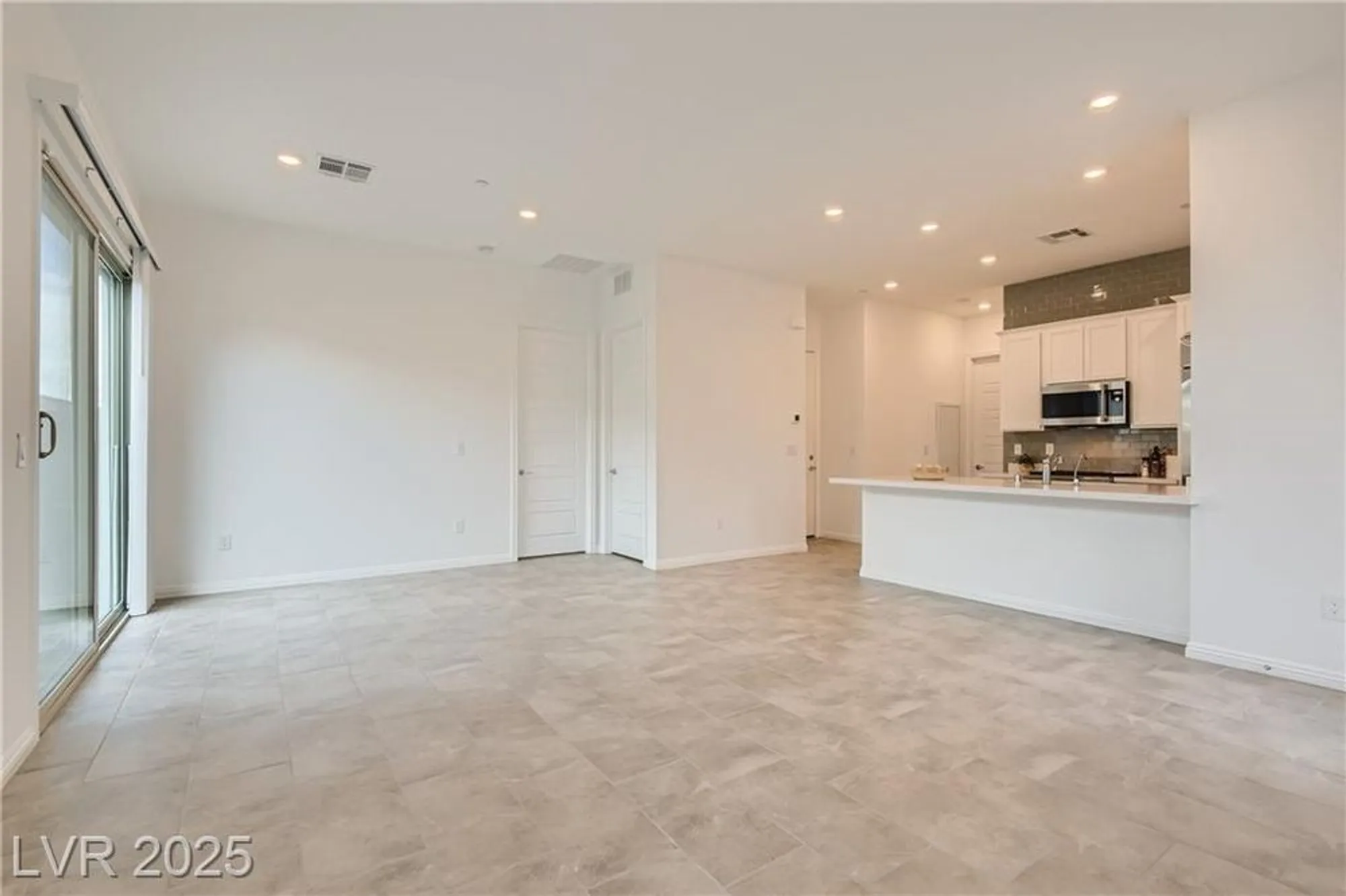 Property Slideshow image 9 of 35 | 933 mayfield manor ln, Las Vegas, NV, 89138