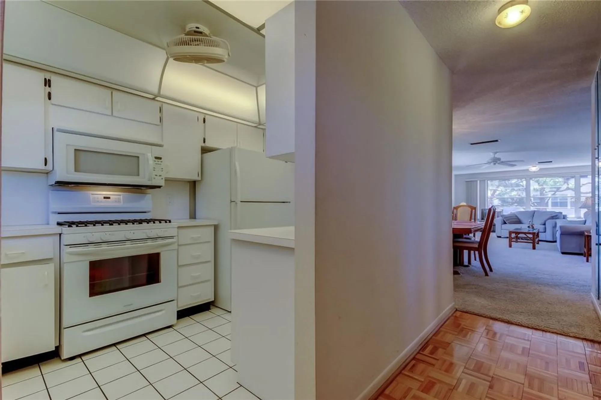 Property Slideshow image 5 of 50 | 5521 80th st n unit 315, Saint Petersburg, FL, 33709