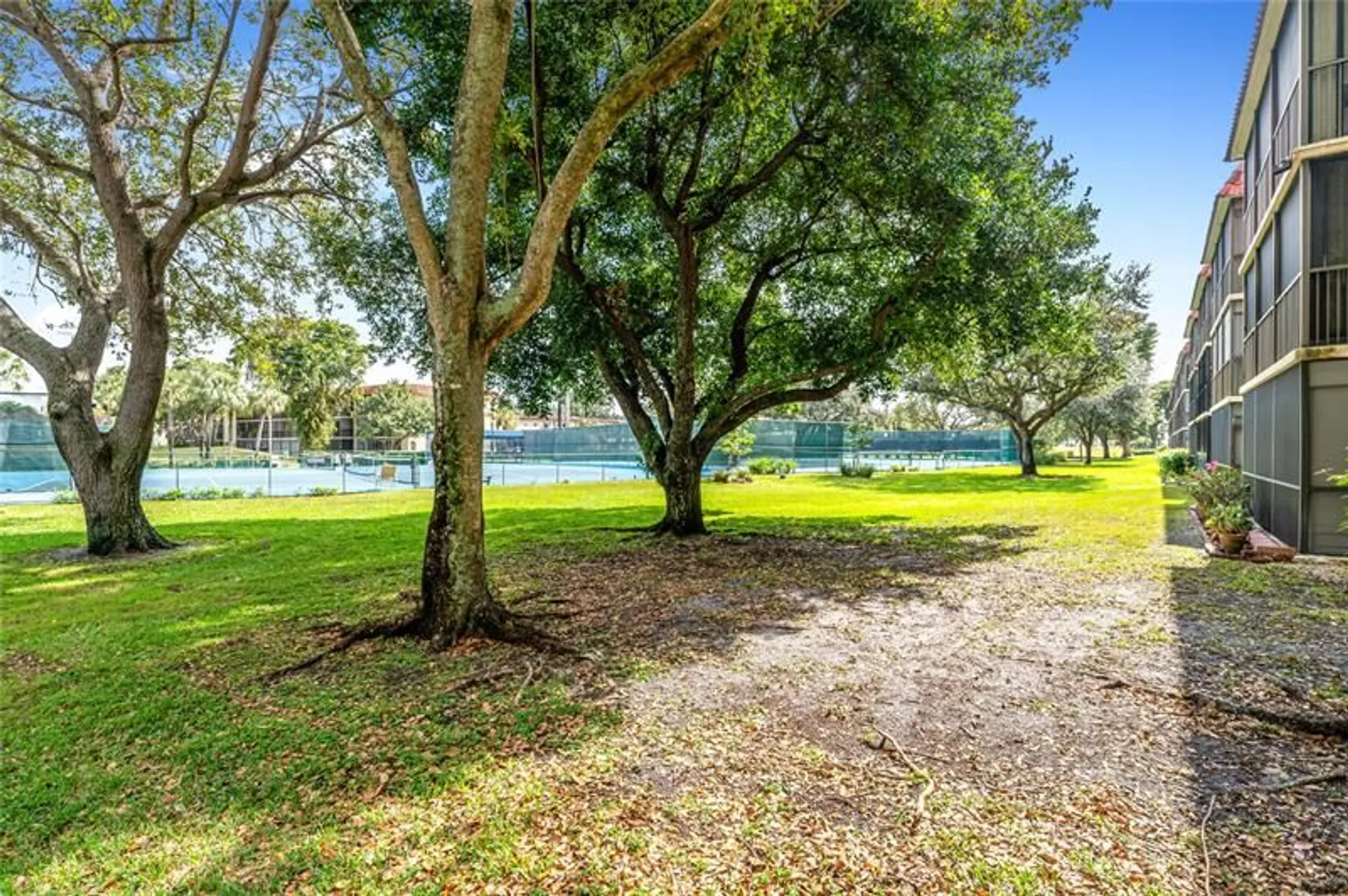 Property Slideshow image 14 of 54 | 150 s hollybrook ter 107, Pembroke Pines, FL, 33025