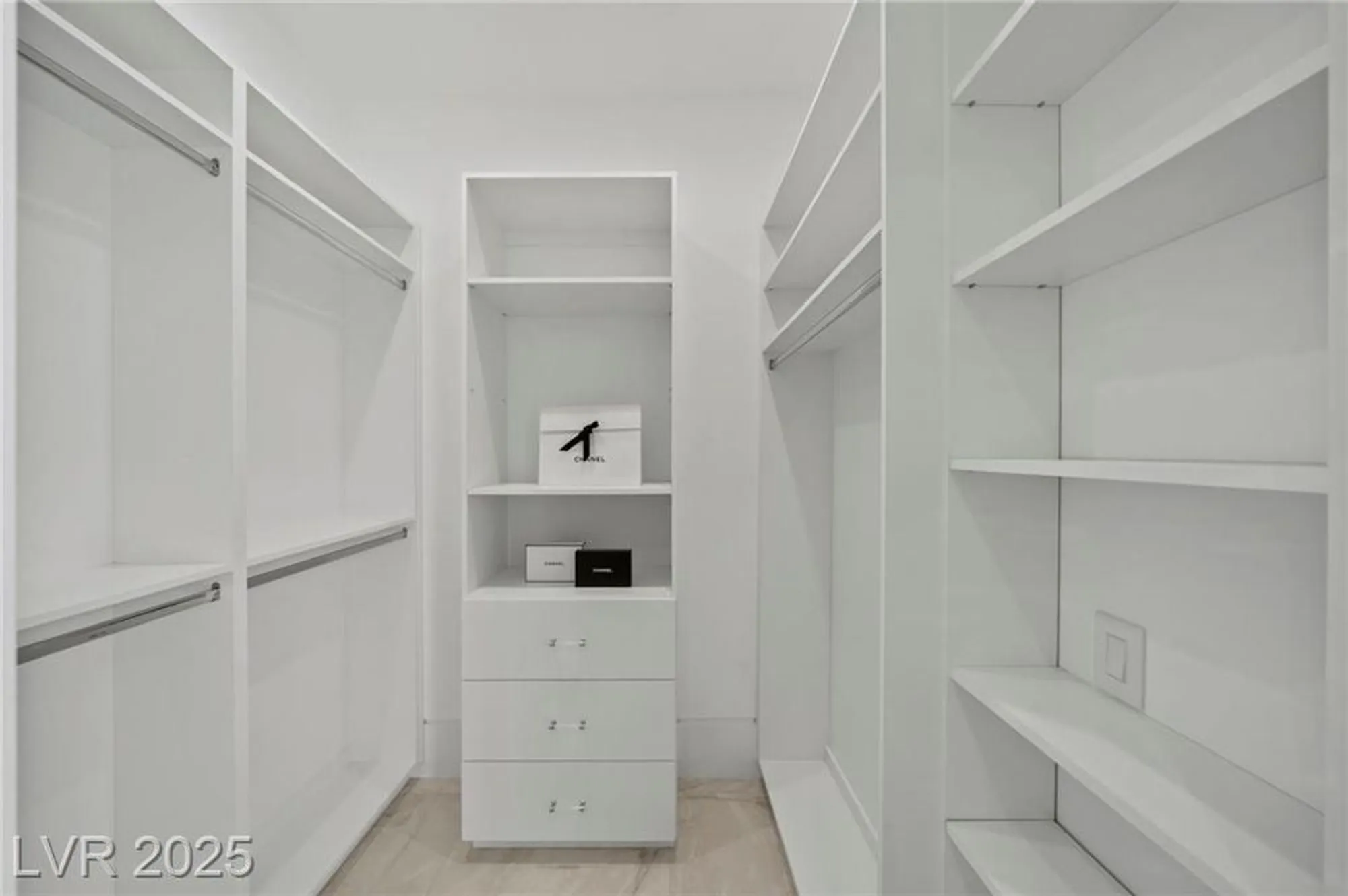 Property Slideshow image 70 of 99 | 12 rainbow point pl, Henderson, NV, 89011