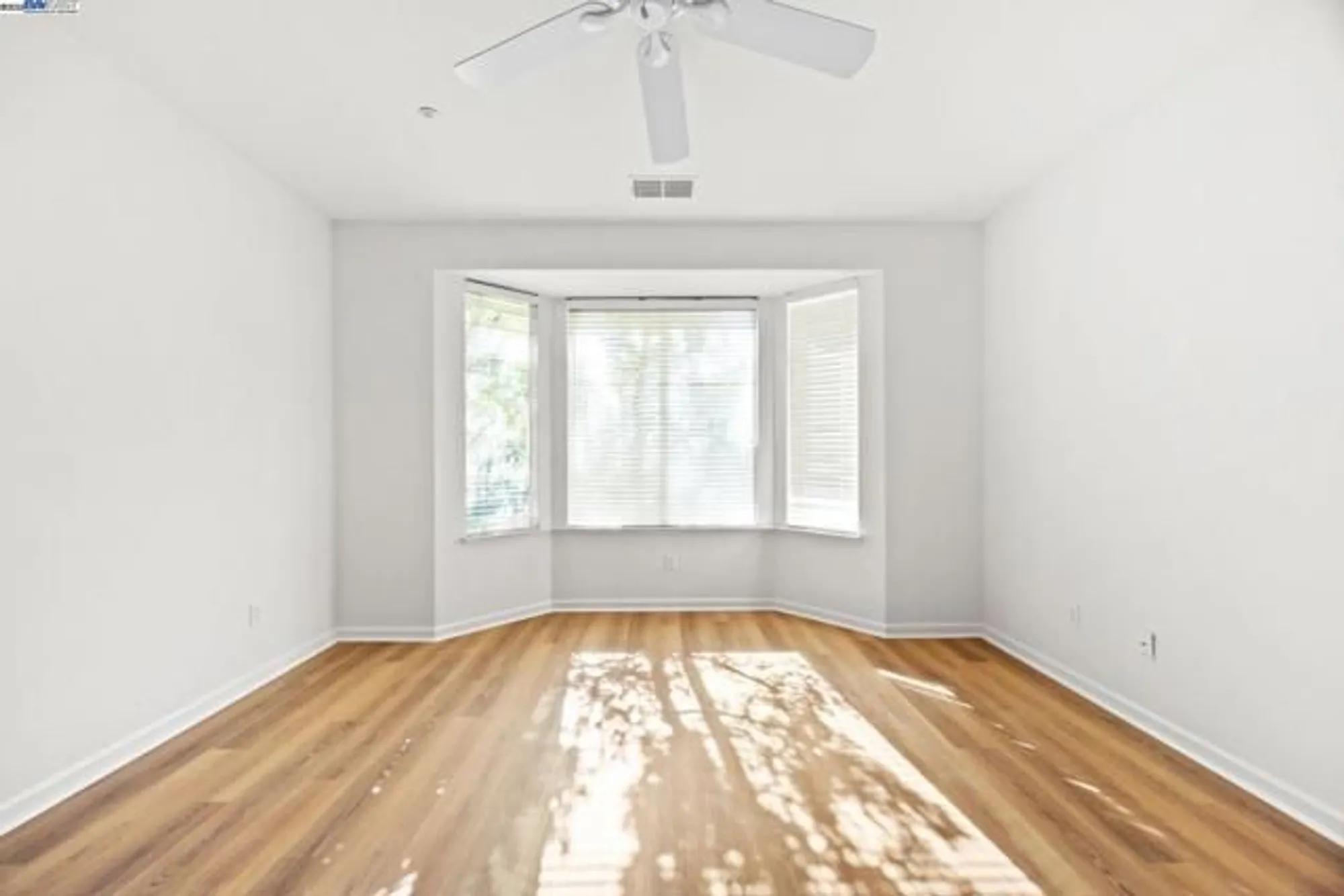 Property Slideshow image 25 of 36 | 993 centennial dr, Brentwood, CA, 94513