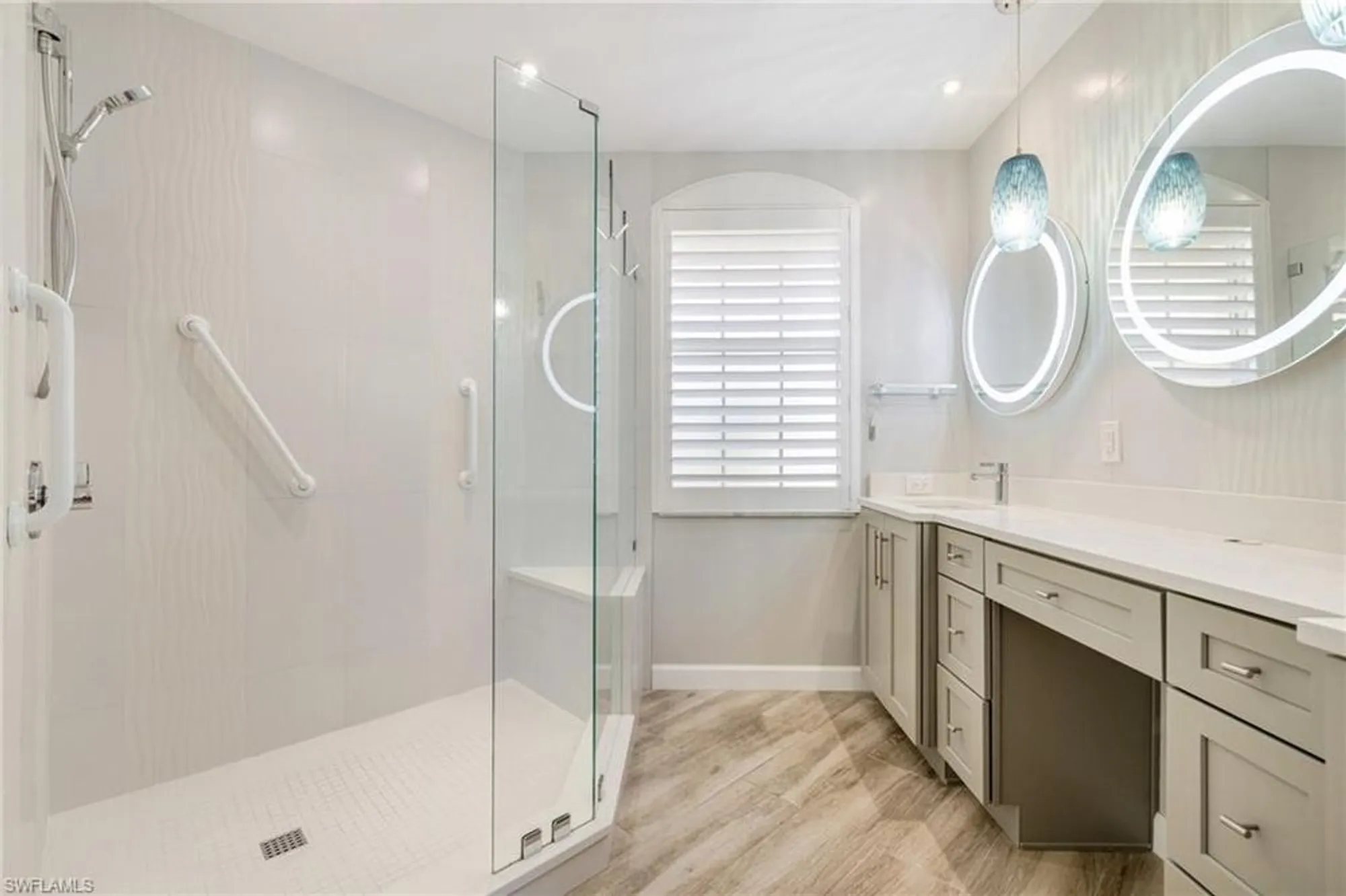 Property Slideshow image 11 of 37 | 20211 burnside pl 203, Estero, FL, 33928