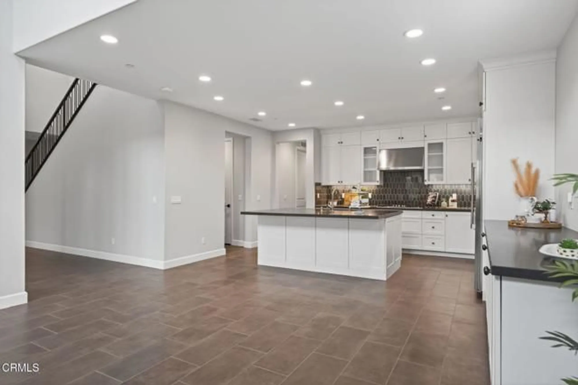 Property Slideshow image 13 of 78 | 2420 quartsite dr, Camarillo, CA, 93012