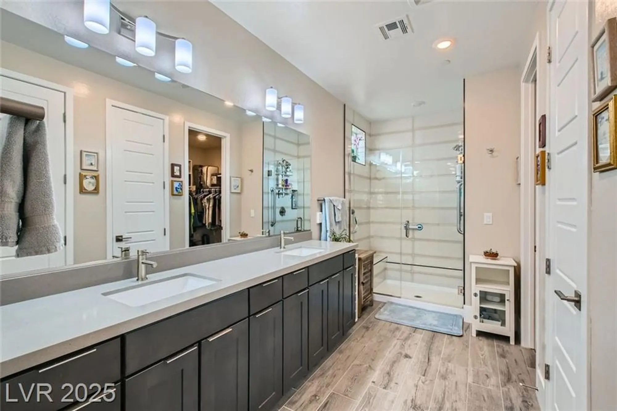 Property Slideshow image 15 of 32 | 9656 balais dr, Las Vegas, NV, 89143