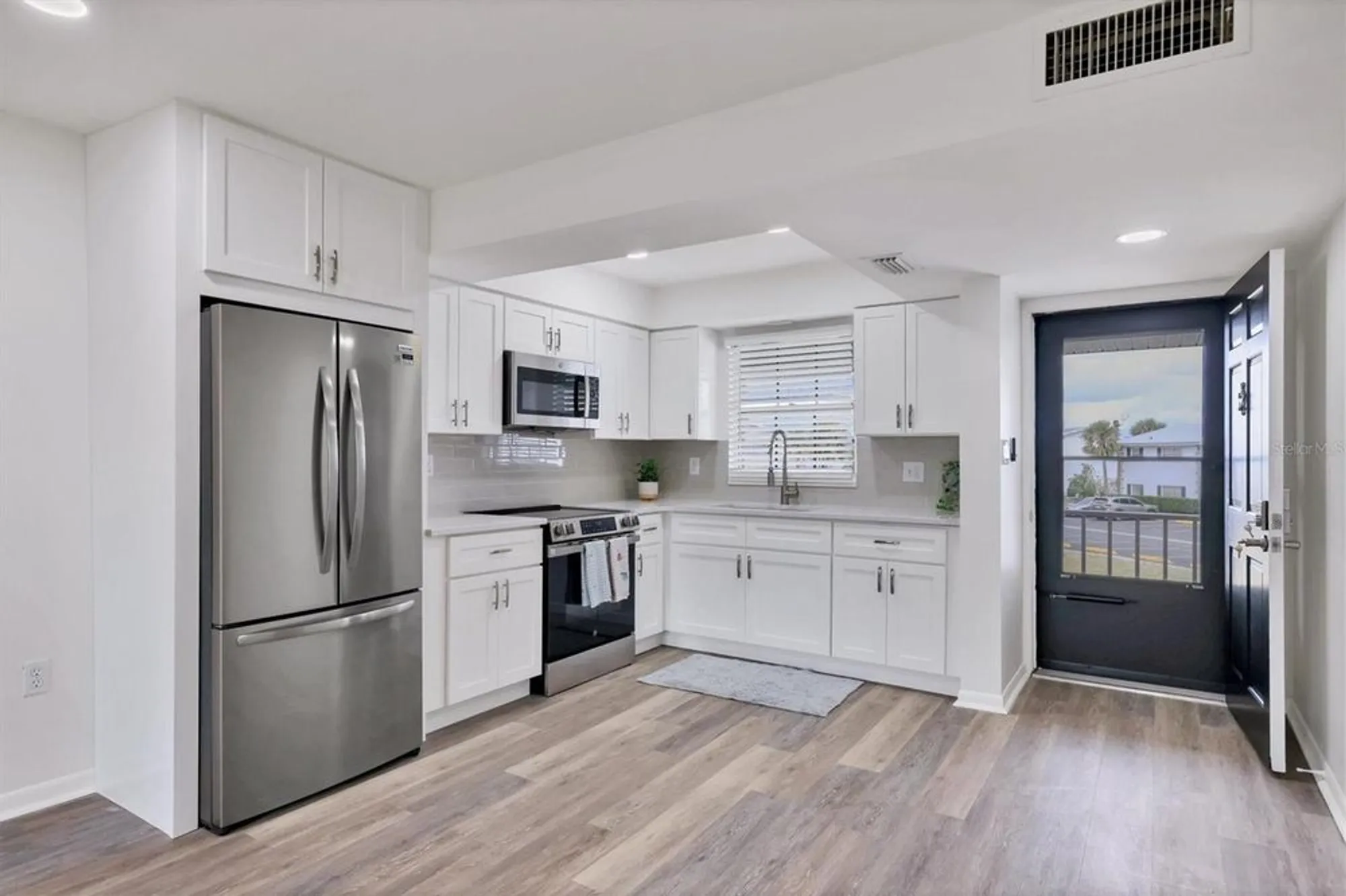 Property Slideshow image 2 of 29 | 102 46th avenue ter w apt 402, Bradenton, FL, 34207