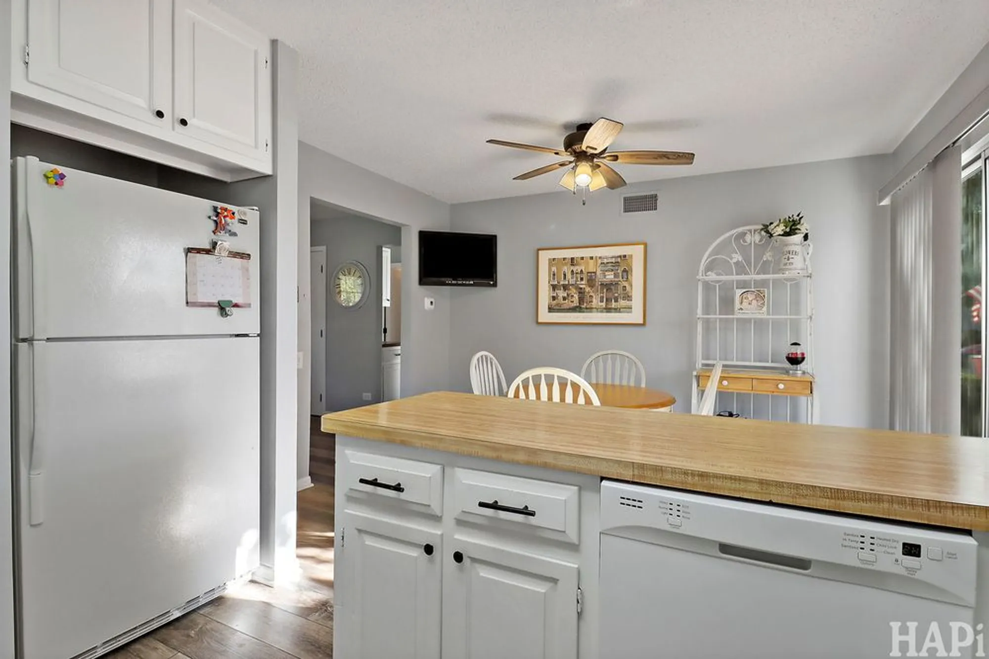 Property Slideshow image 14 of 28 | 7216 oxford cir # 230, Fox Lake, IL, 60020