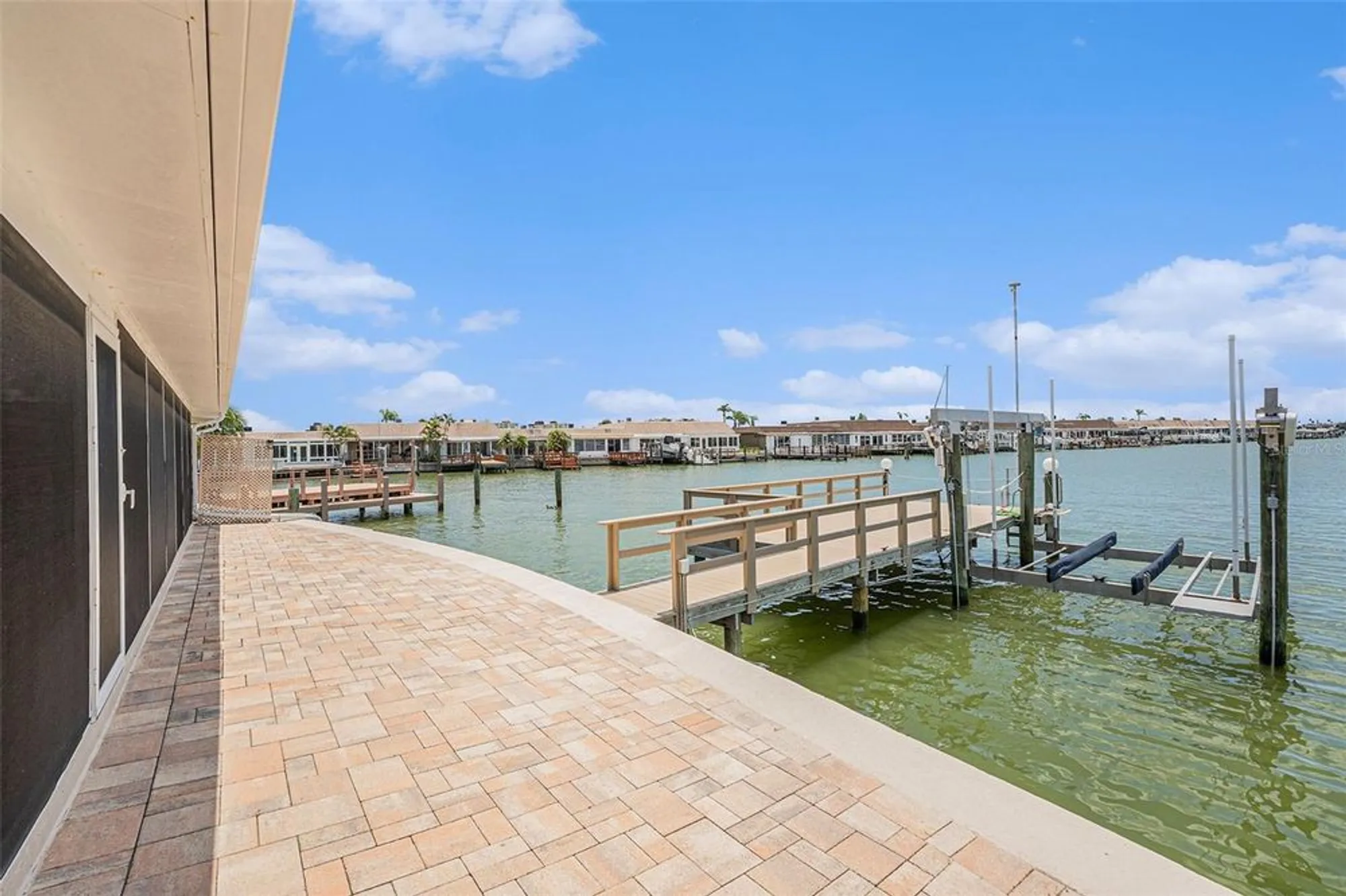 Property Slideshow image 5 of 34 | 384 boca ciega point blvd, Saint Petersburg, FL, 33708