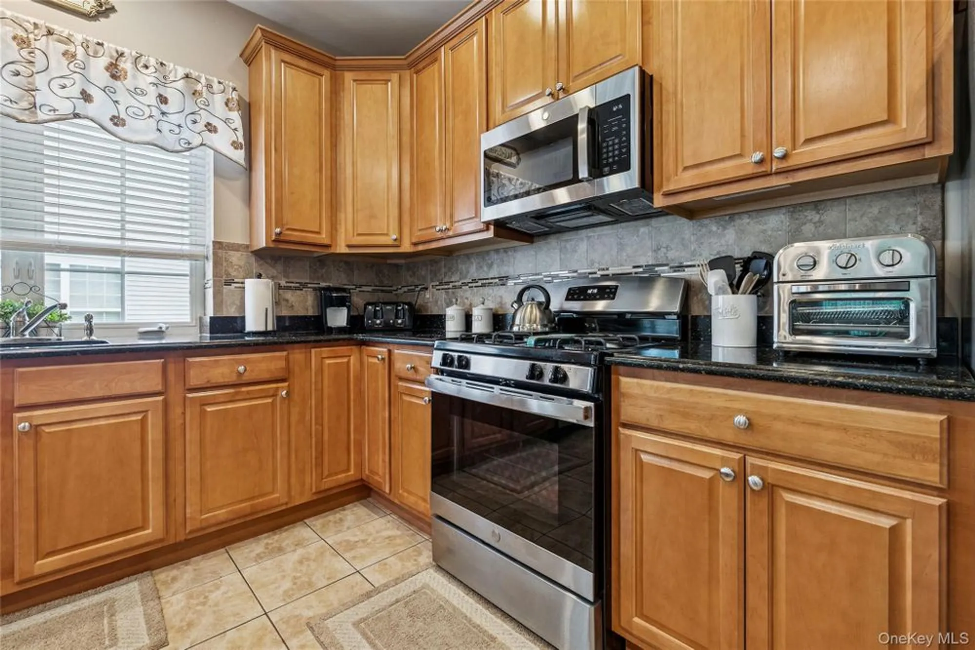 Property Slideshow image 13 of 40 | 25 louden loop, Mount Sinai, NY, 11766