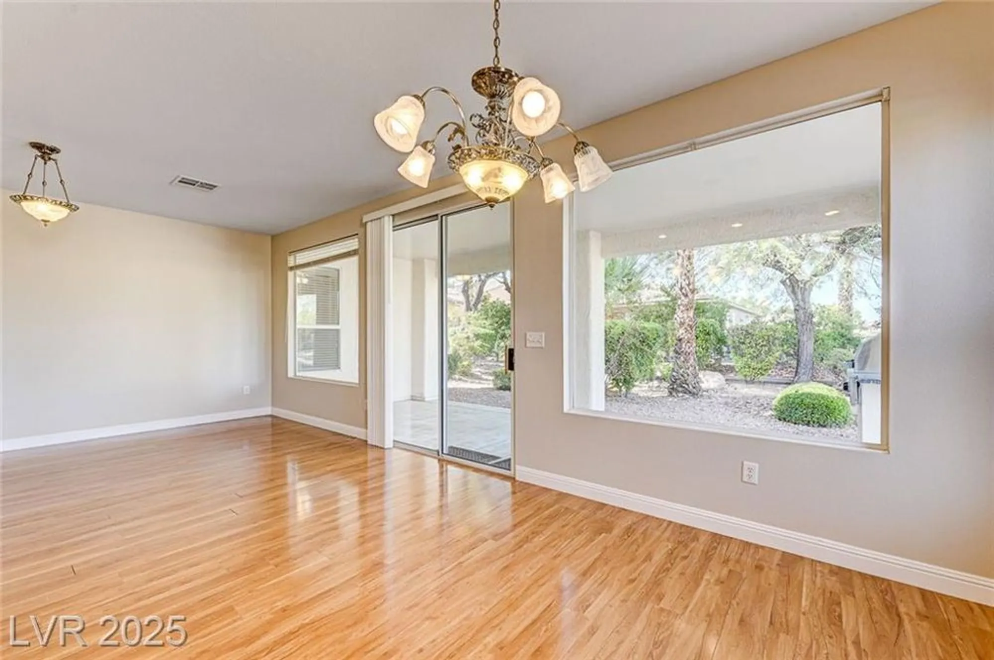 Property Slideshow image 13 of 65 | 10532 riva grande ct, Las Vegas, NV, 89135