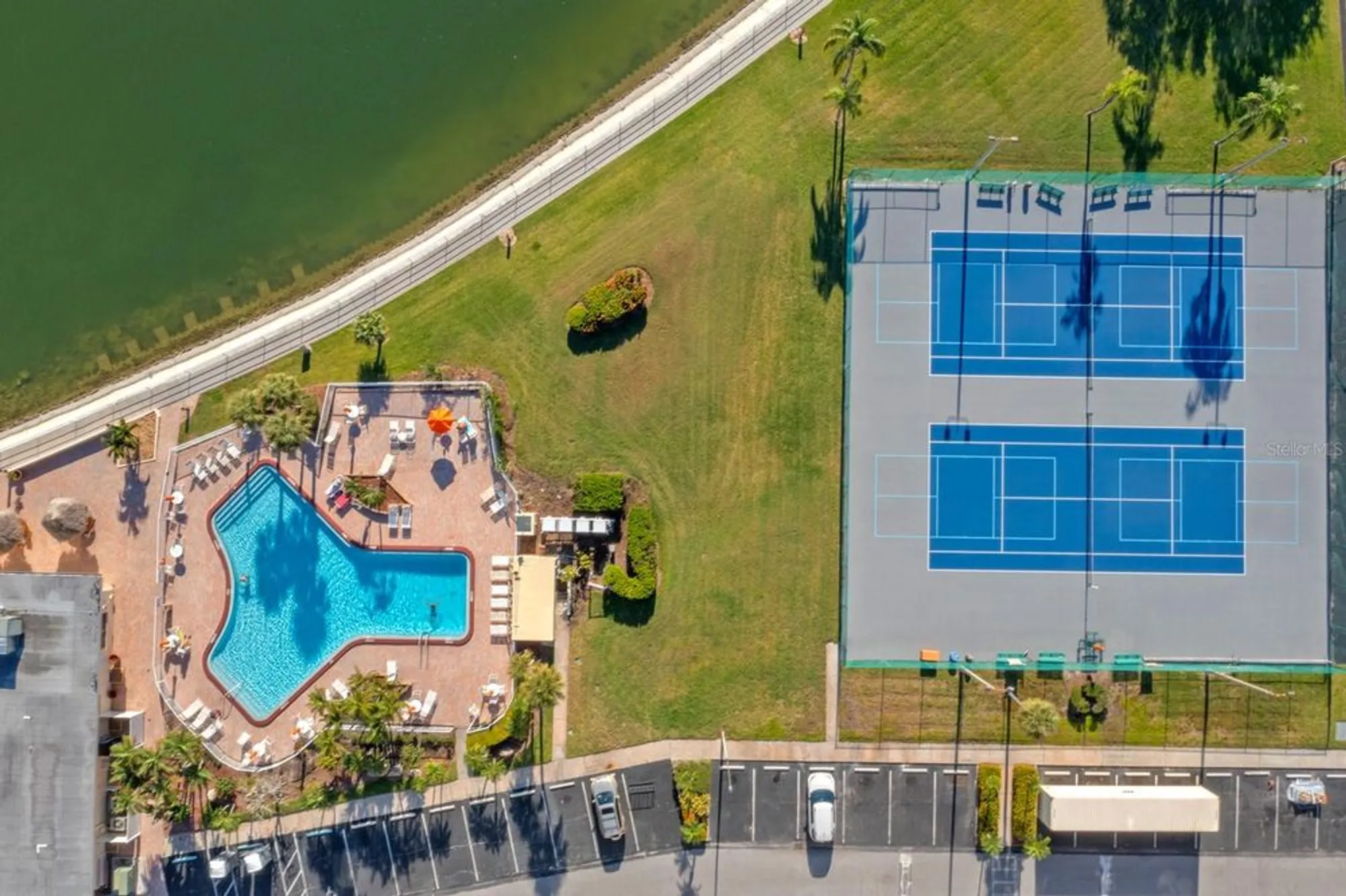 Property Slideshow image 15 of 24 | 4550 cove cir apt 305, St Petersburg, FL, 33708