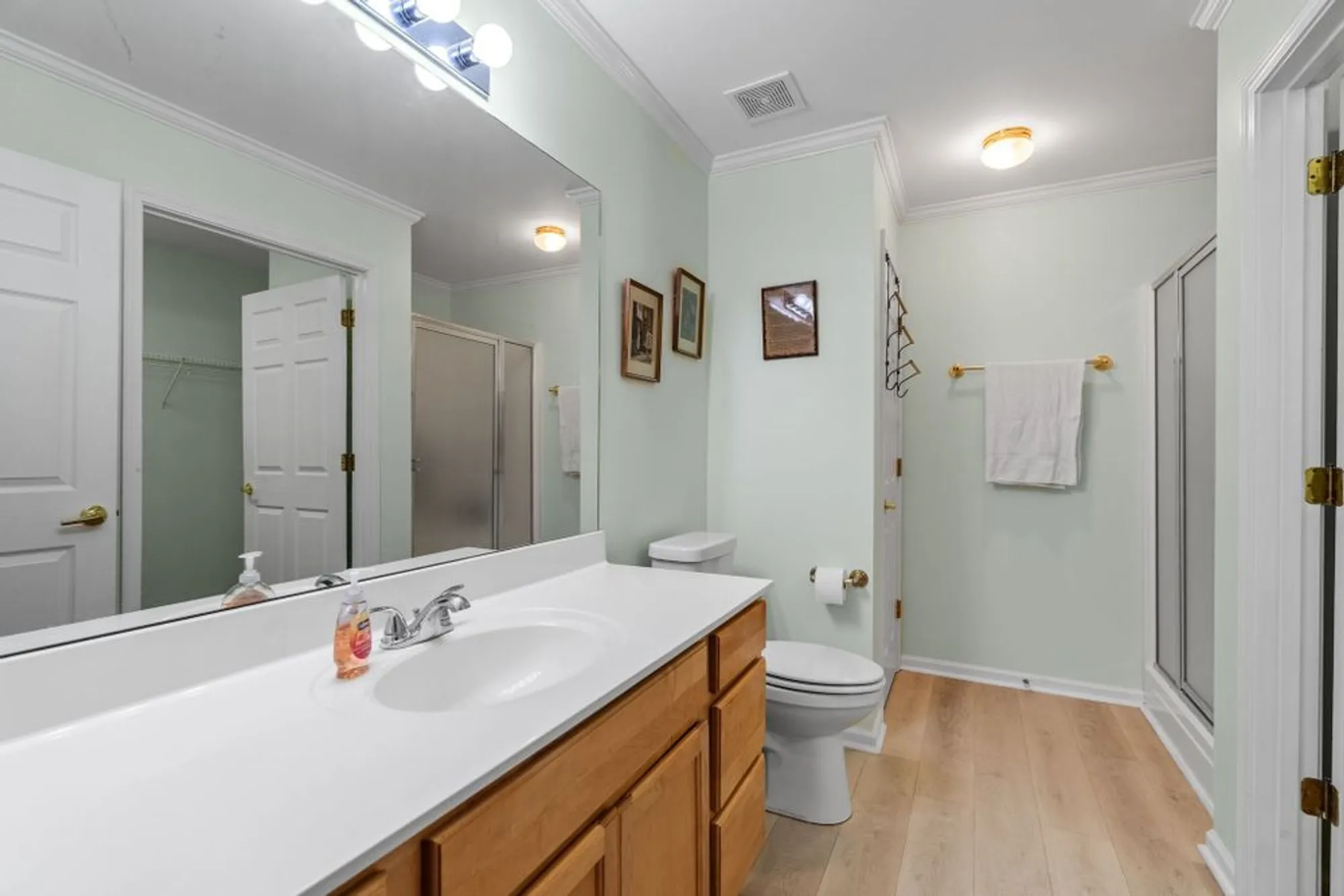 Property Slideshow image 20 of 36 | 327 forest glen cir, Murfreesboro, TN, 37128