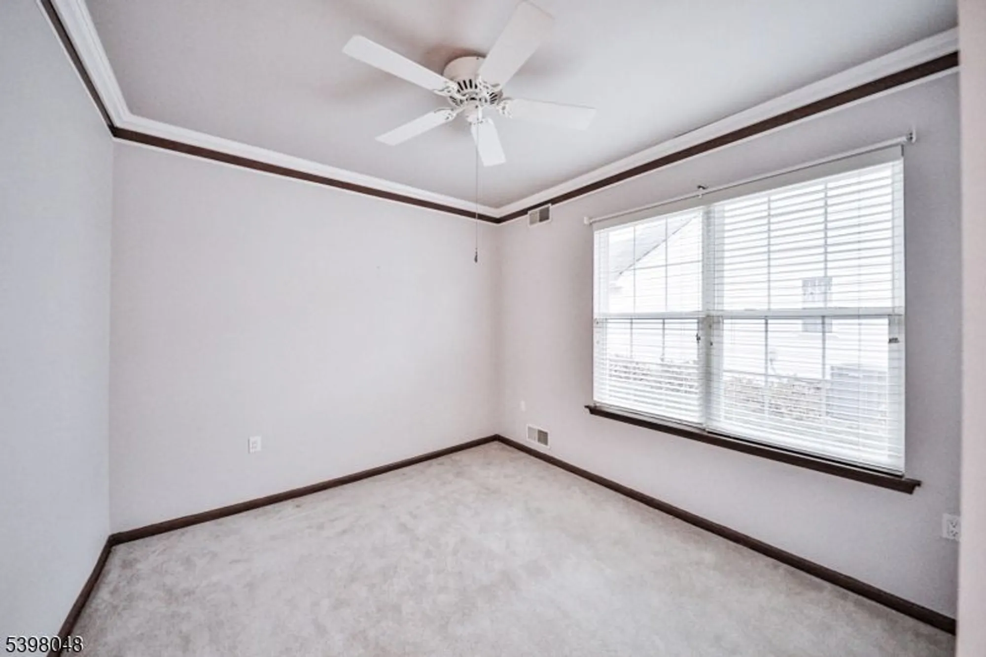 Property Slideshow image 21 of 27 | 107 kensington cir, Belvidere, NJ, 07823