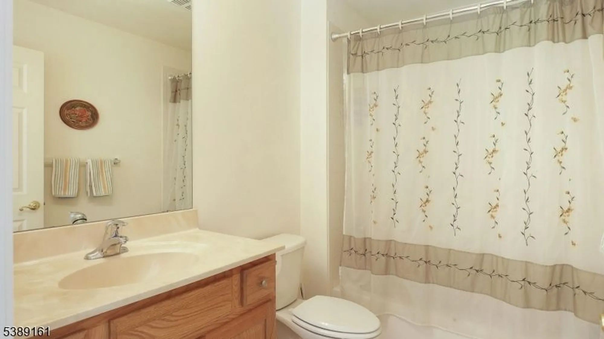 Property Slideshow image 22 of 32 | 9 pitcher pt, Somerset, NJ, 08873