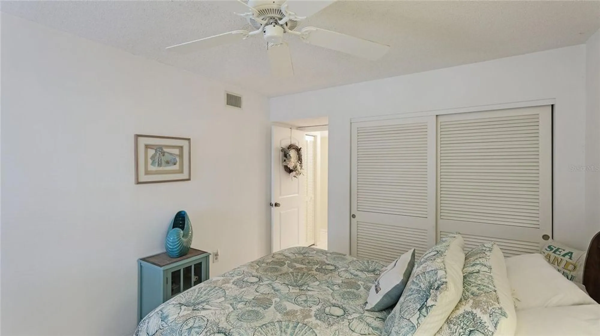 Property Slideshow image 23 of 73 | 1109 edgewater cir # 1109, Bradenton, FL, 34209