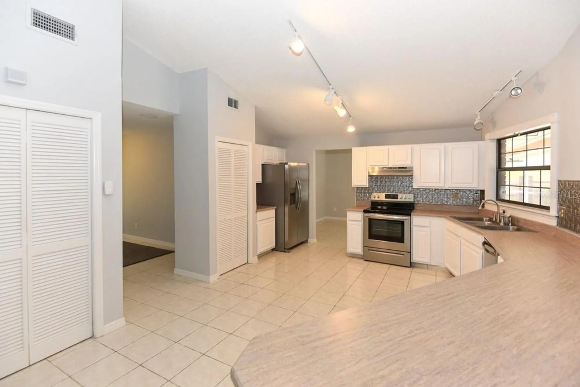 Property Slideshow image 5 of 41 | 24 lake vista way, Ormond Beach, FL, 32174