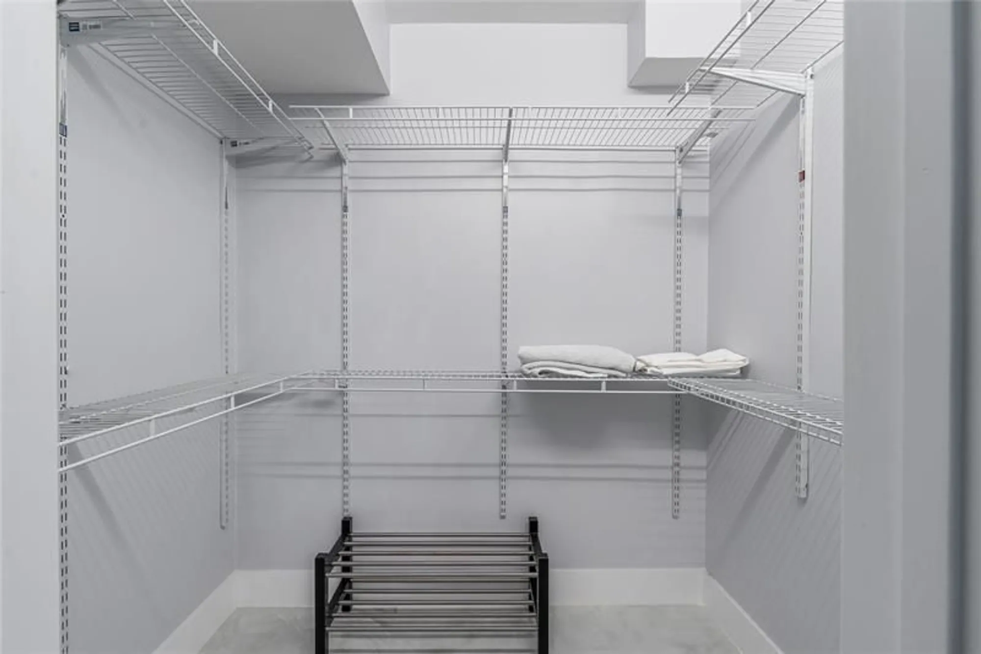 Property Slideshow image 19 of 63 | 9523 s hollybrook lake dr 102, Pembroke Pines, FL, 33025