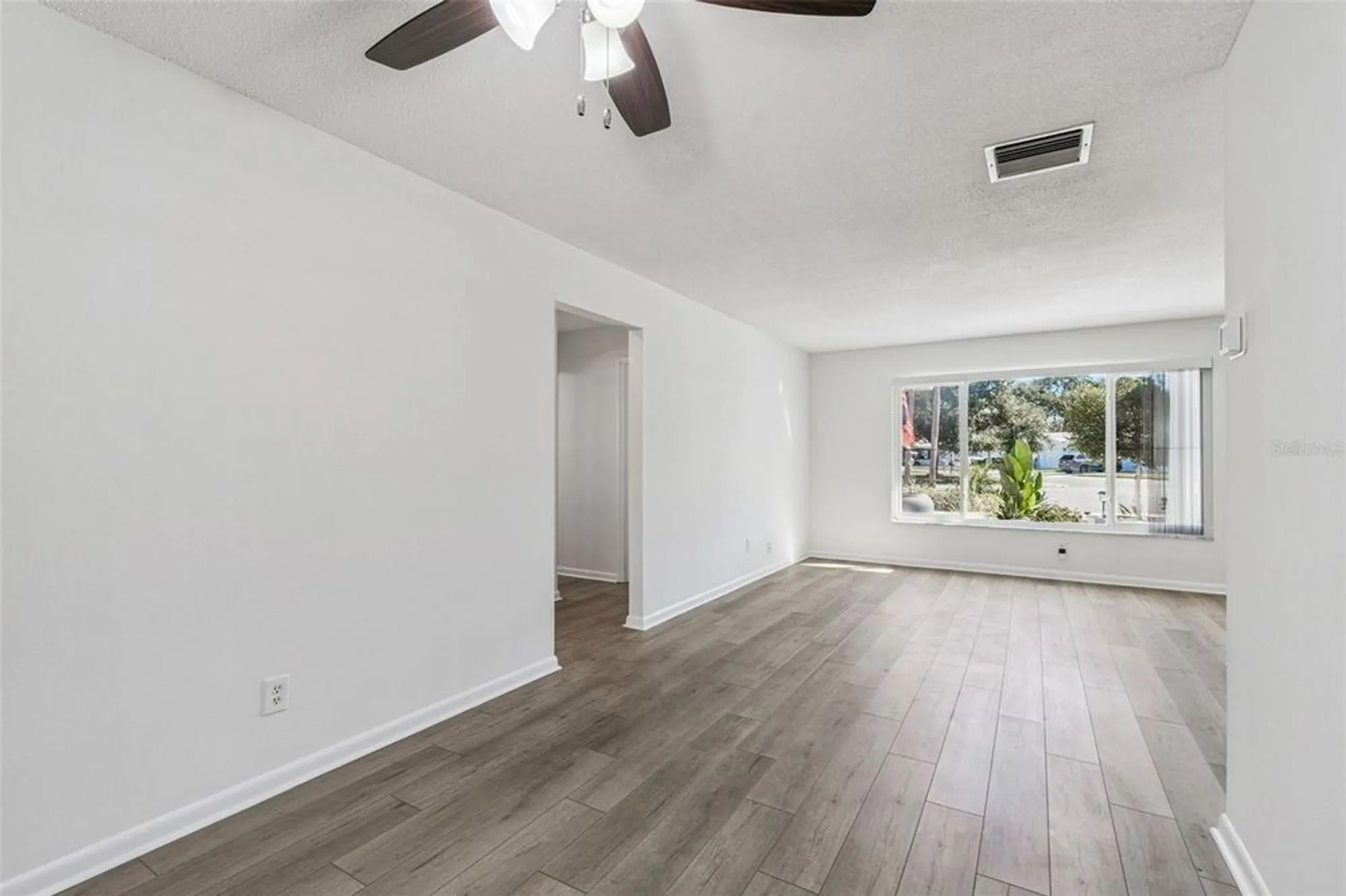 Property Slideshow image 13 of 42 | 9500 mainlands blvd w # 1-a, Pinellas Park, FL, 33782