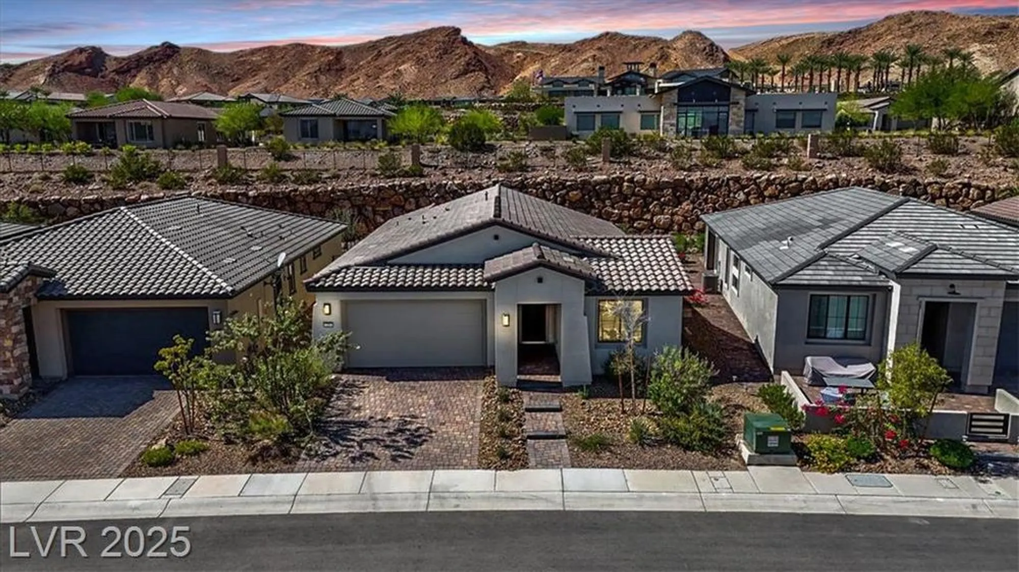 Property Slideshow image 33 of 35 | 25 stone yucca ct, Henderson, NV, 89011