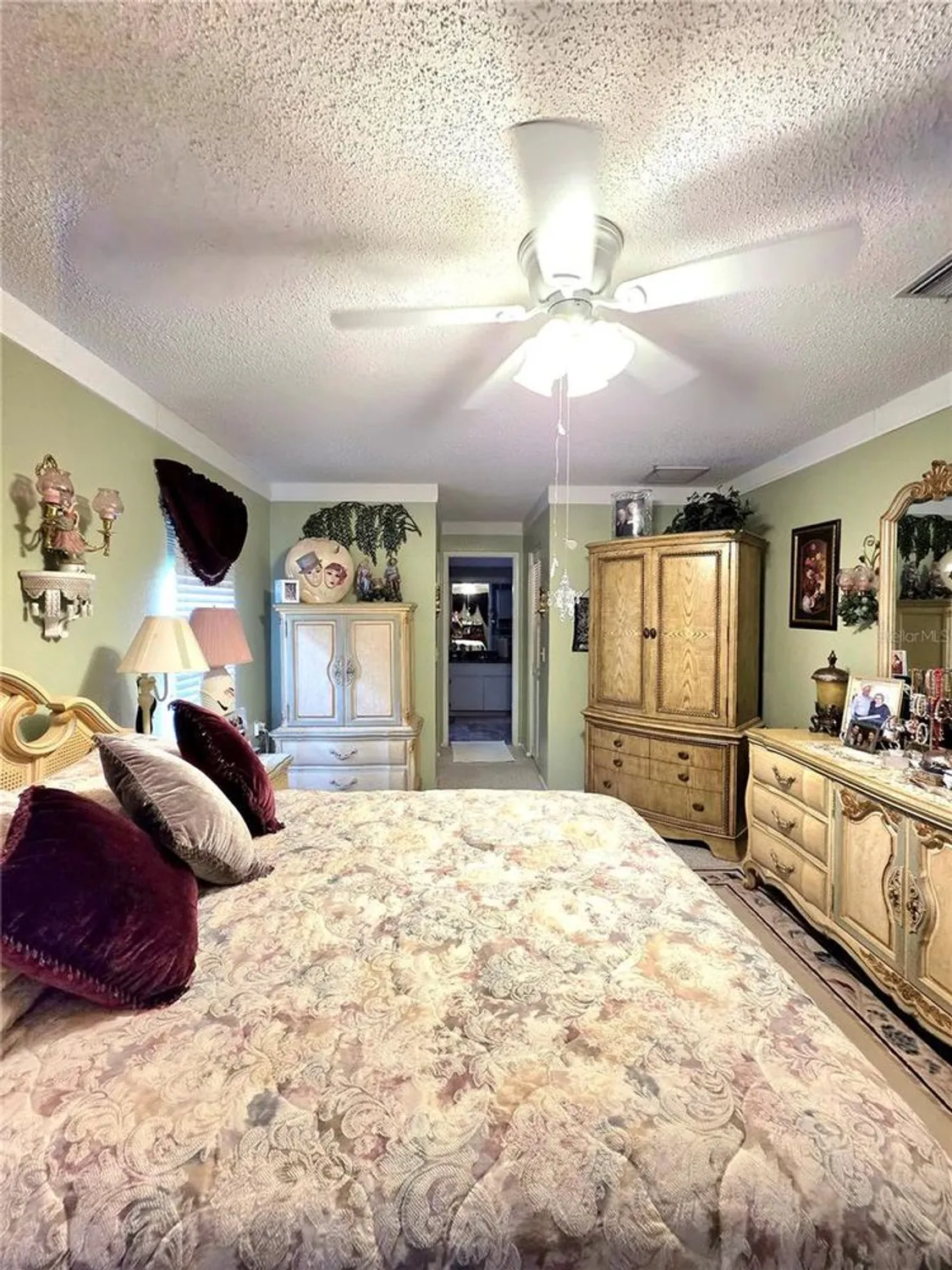 Property Slideshow image 23 of 48 | 9902 saint joseph ct, New Port Richey, FL, 34655