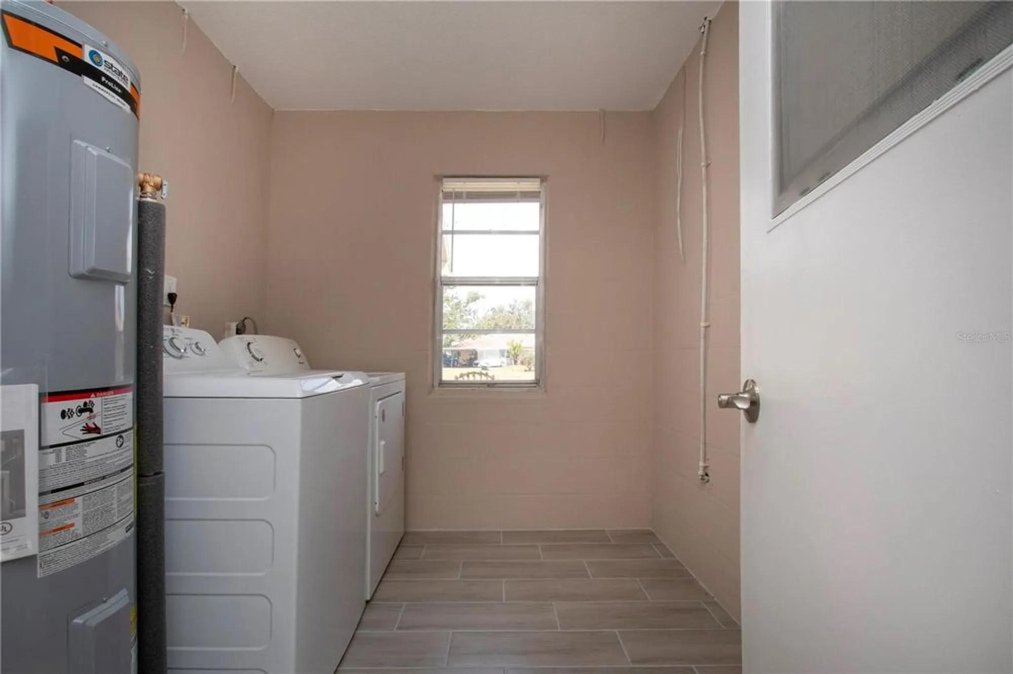 Property Slideshow image 28 of 72 | 1906 canterbury ln 20, Sun City Center, FL, 33573