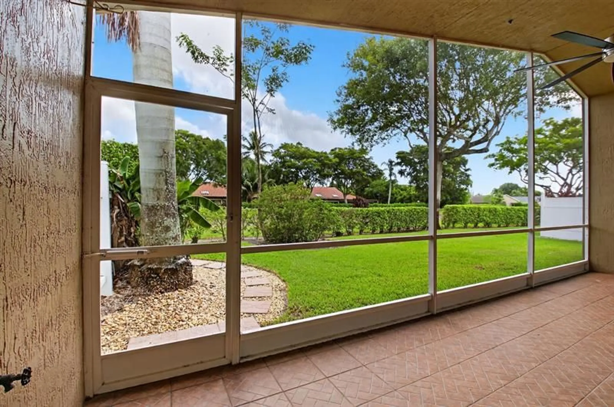 Property Slideshow image 35 of 62 | 5891 royal isles blvd, Boynton Beach, FL, 33437